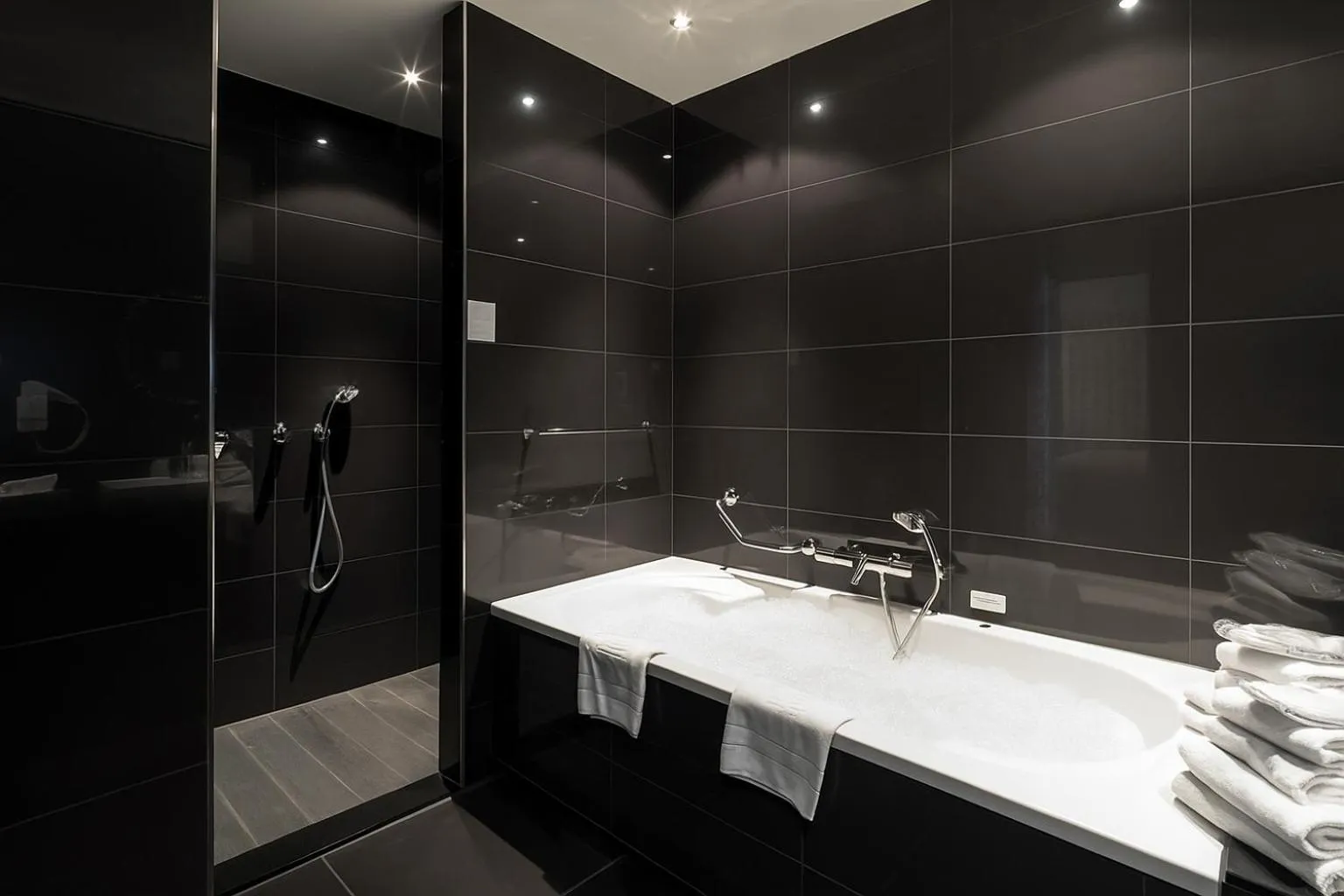 Bathroom in Van der Valk Hotel Harderwijk op de Veluwe