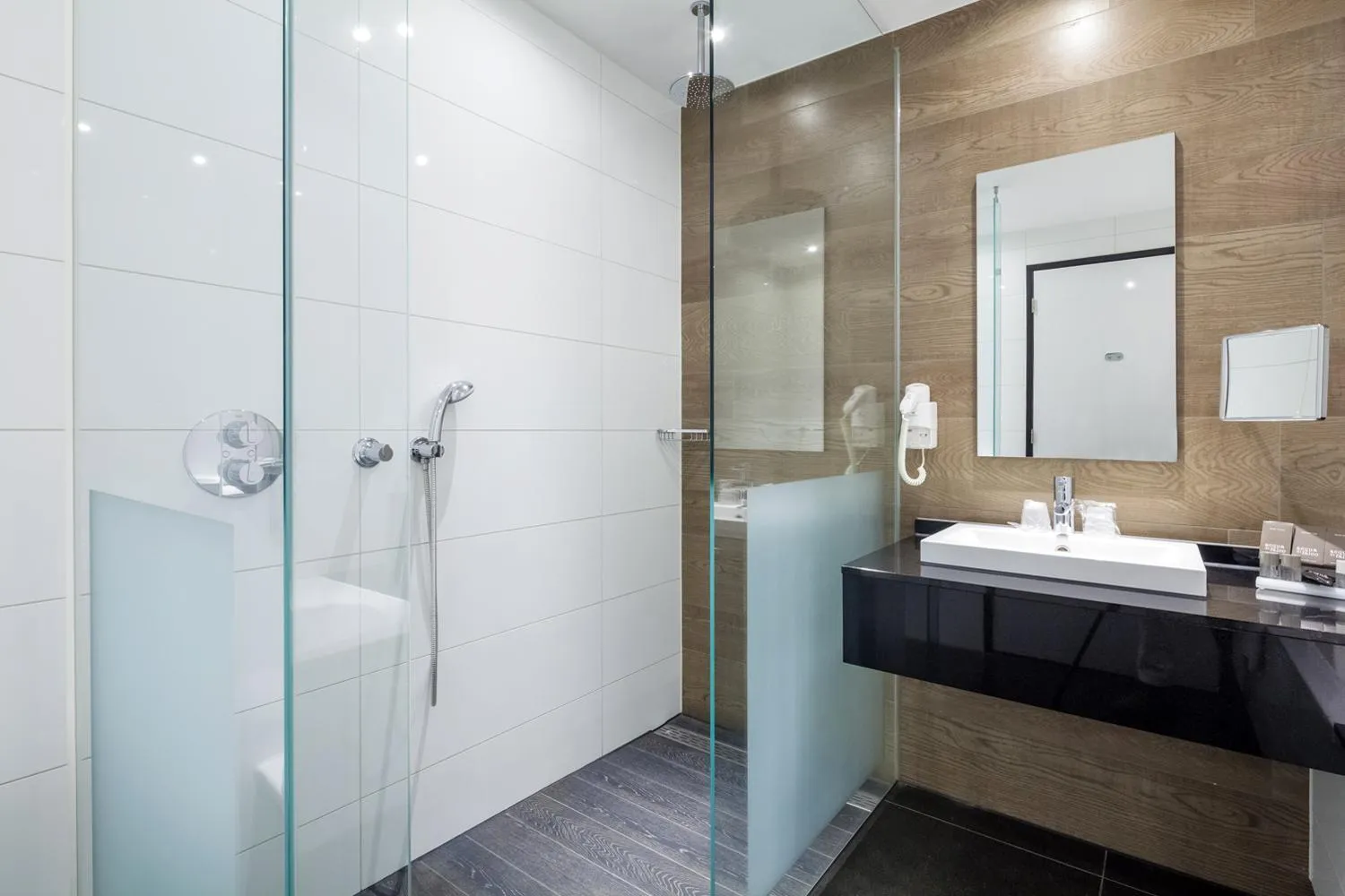 Bathroom in Van der Valk Hotel Harderwijk op de Veluwe