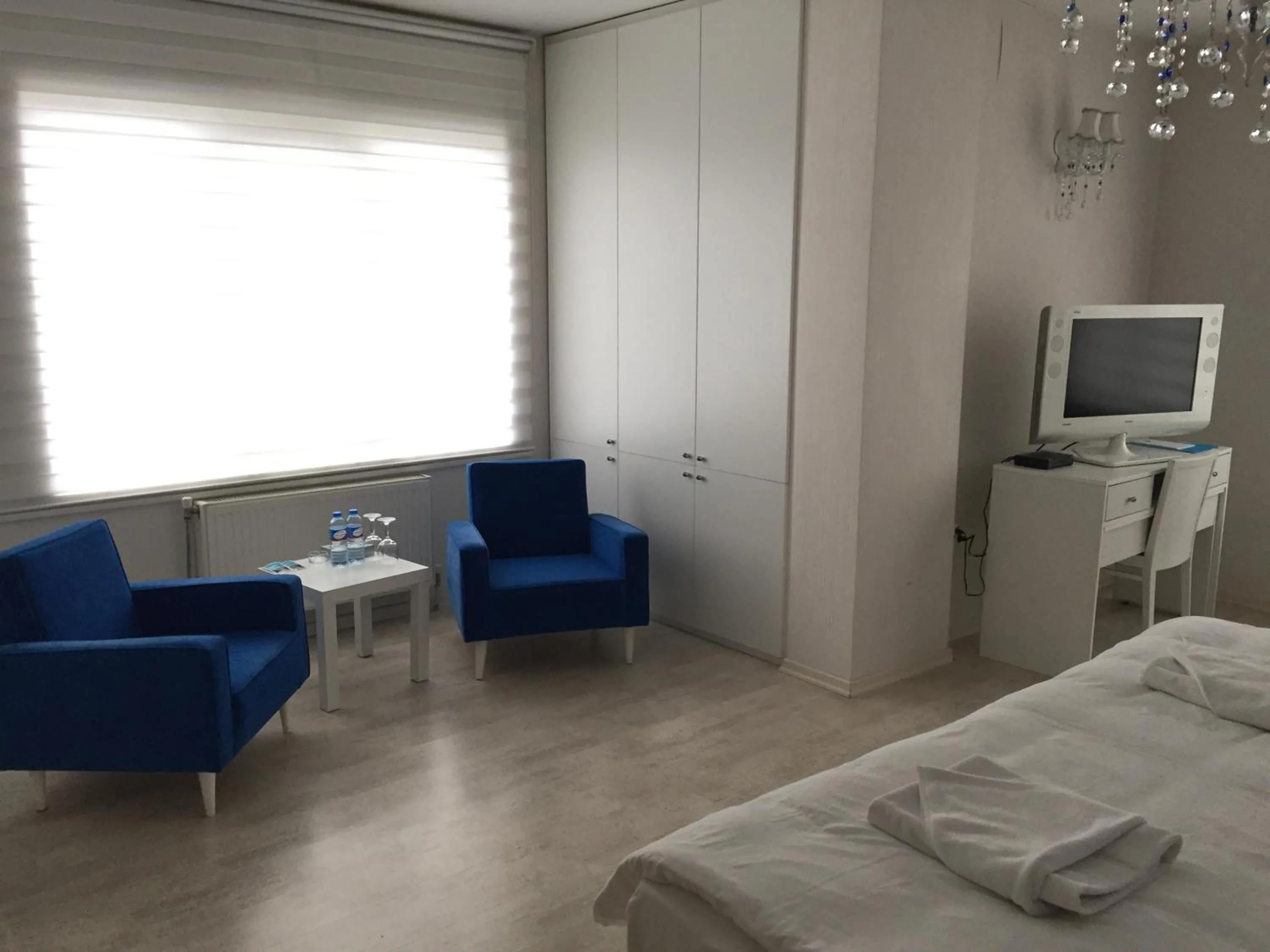 TV and multimedia, Bed in Airport Residence