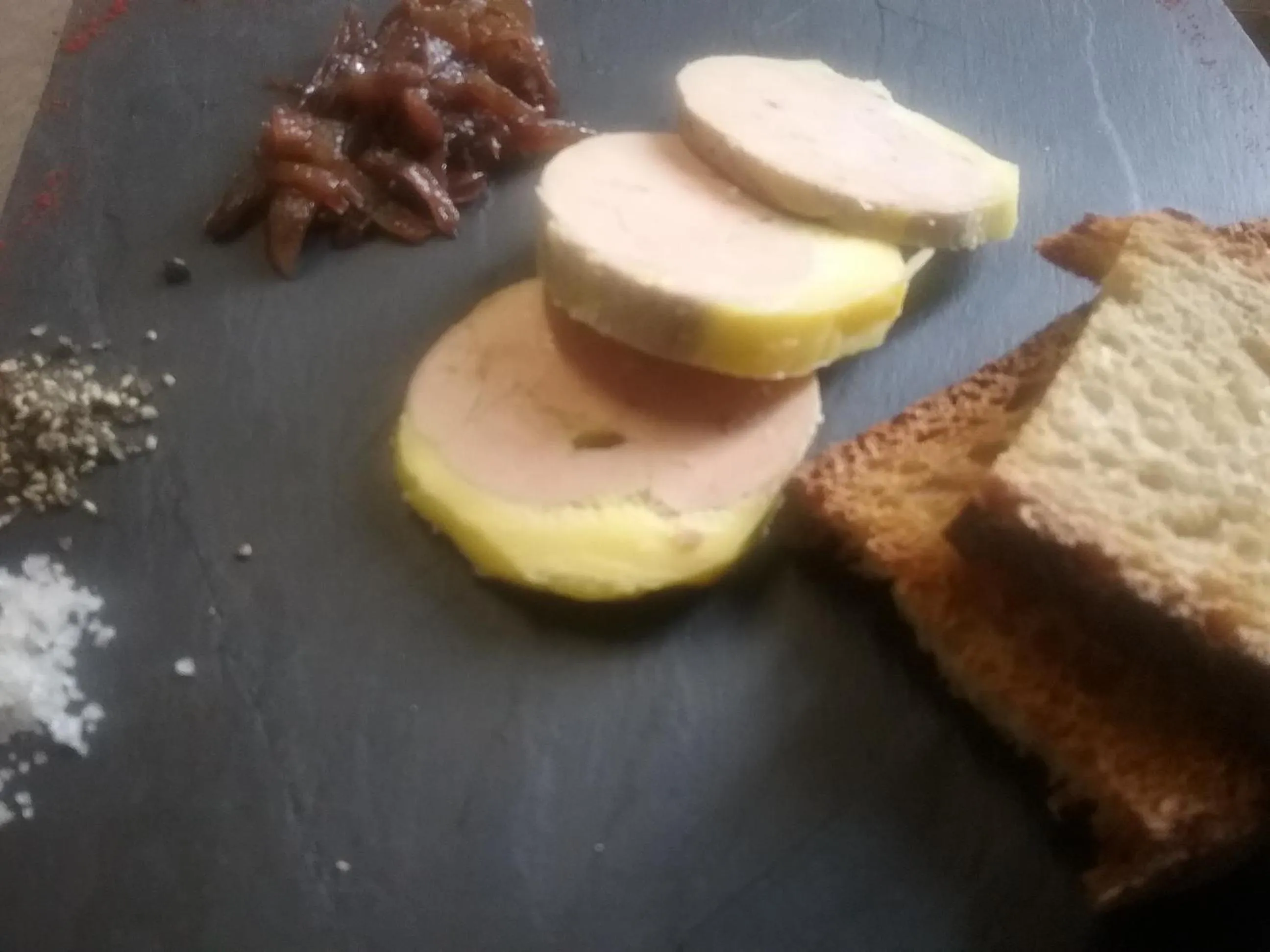 Restaurant/places to eat in Les Chambres du Cheval Blanc