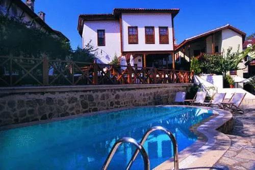 Property building in Tekeli Konaklari