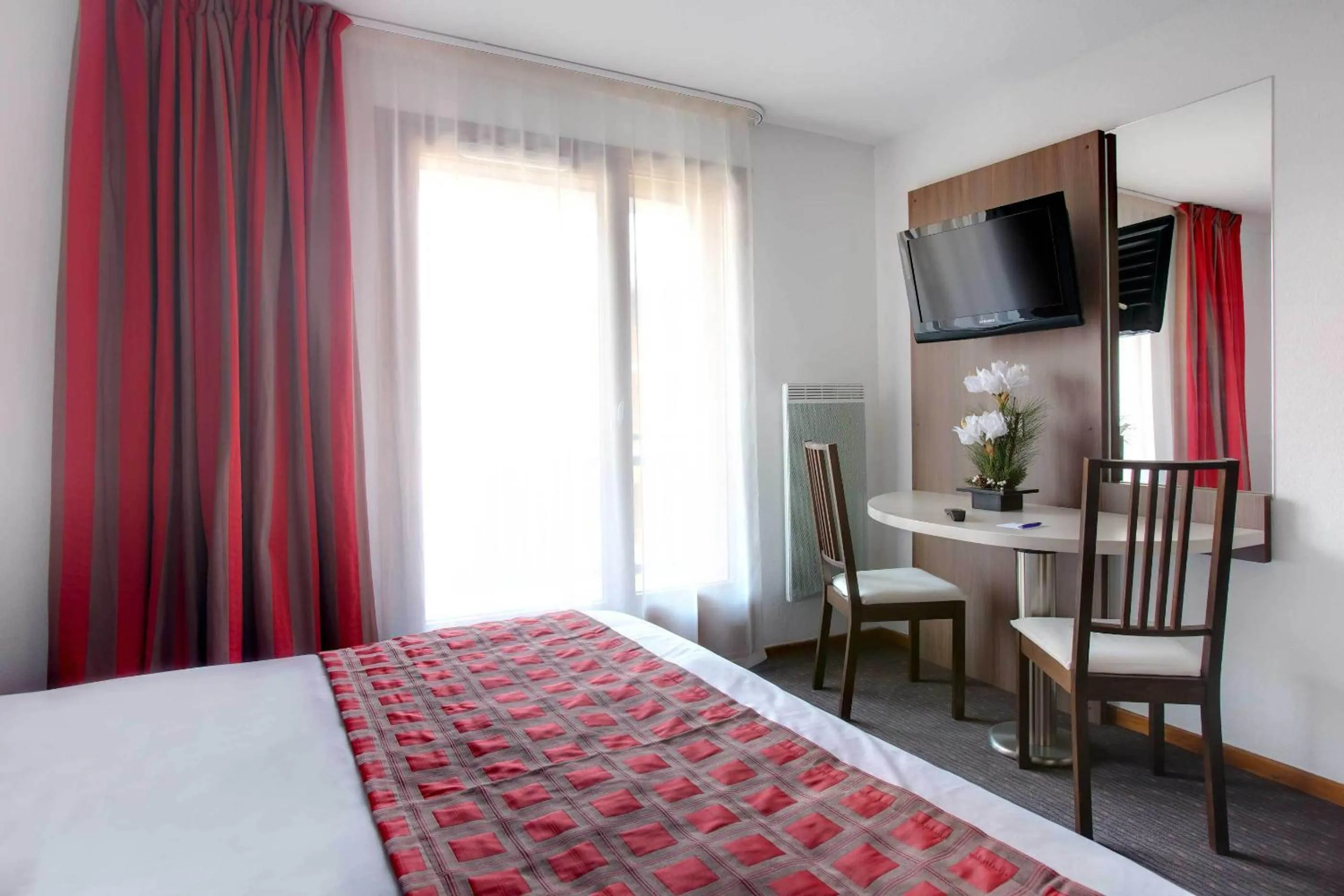 Photo of the whole room, Bed in Vacancéole - Résidence Grand Massif