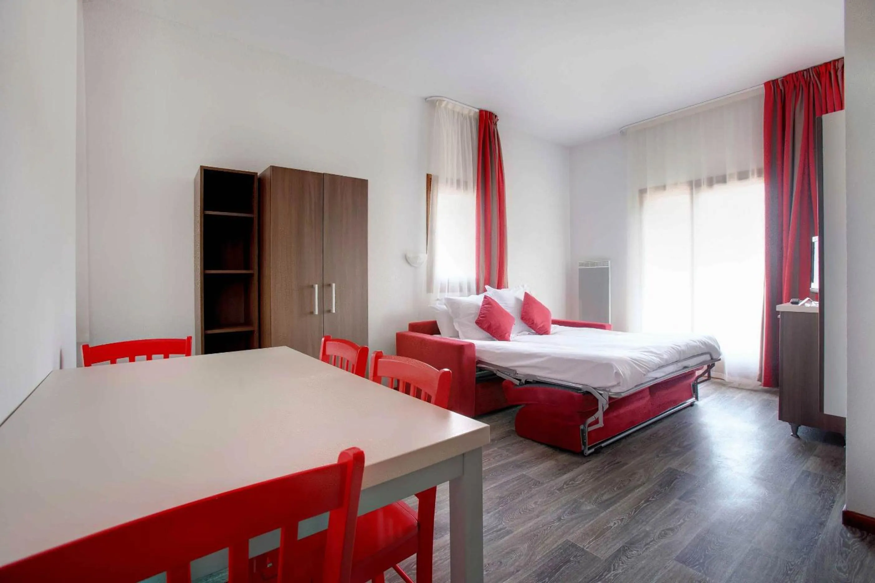 Photo of the whole room, Bed in Vacancéole - Résidence Grand Massif