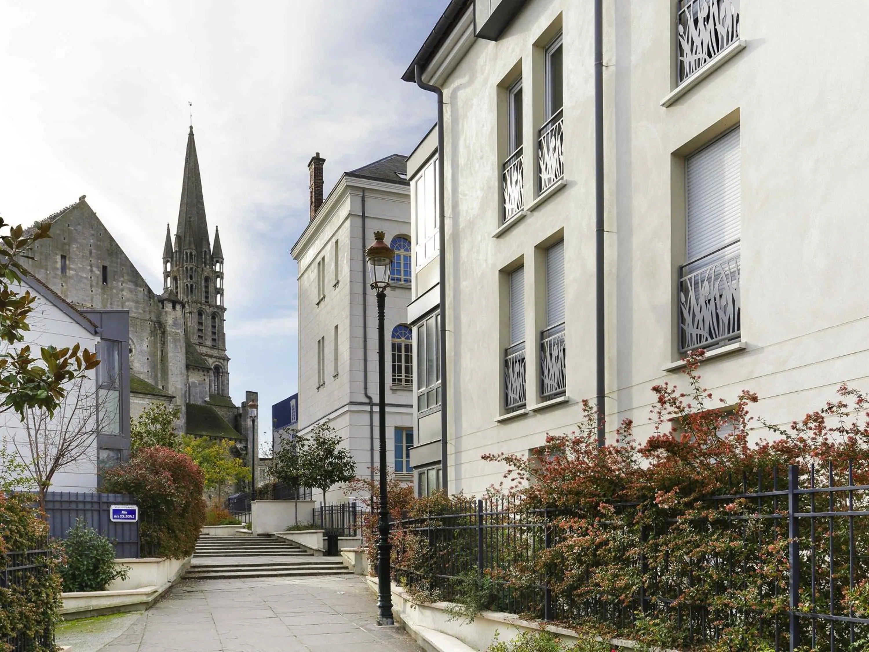 Property building in ibis Etampes