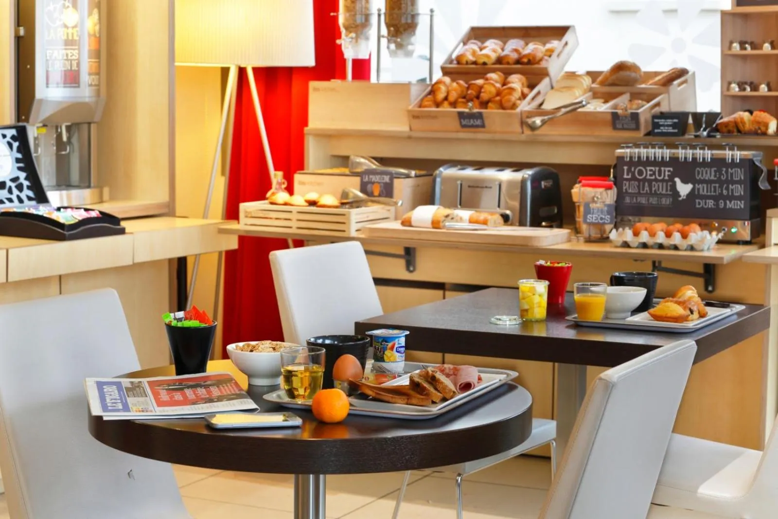 Buffet breakfast in ibis Etampes