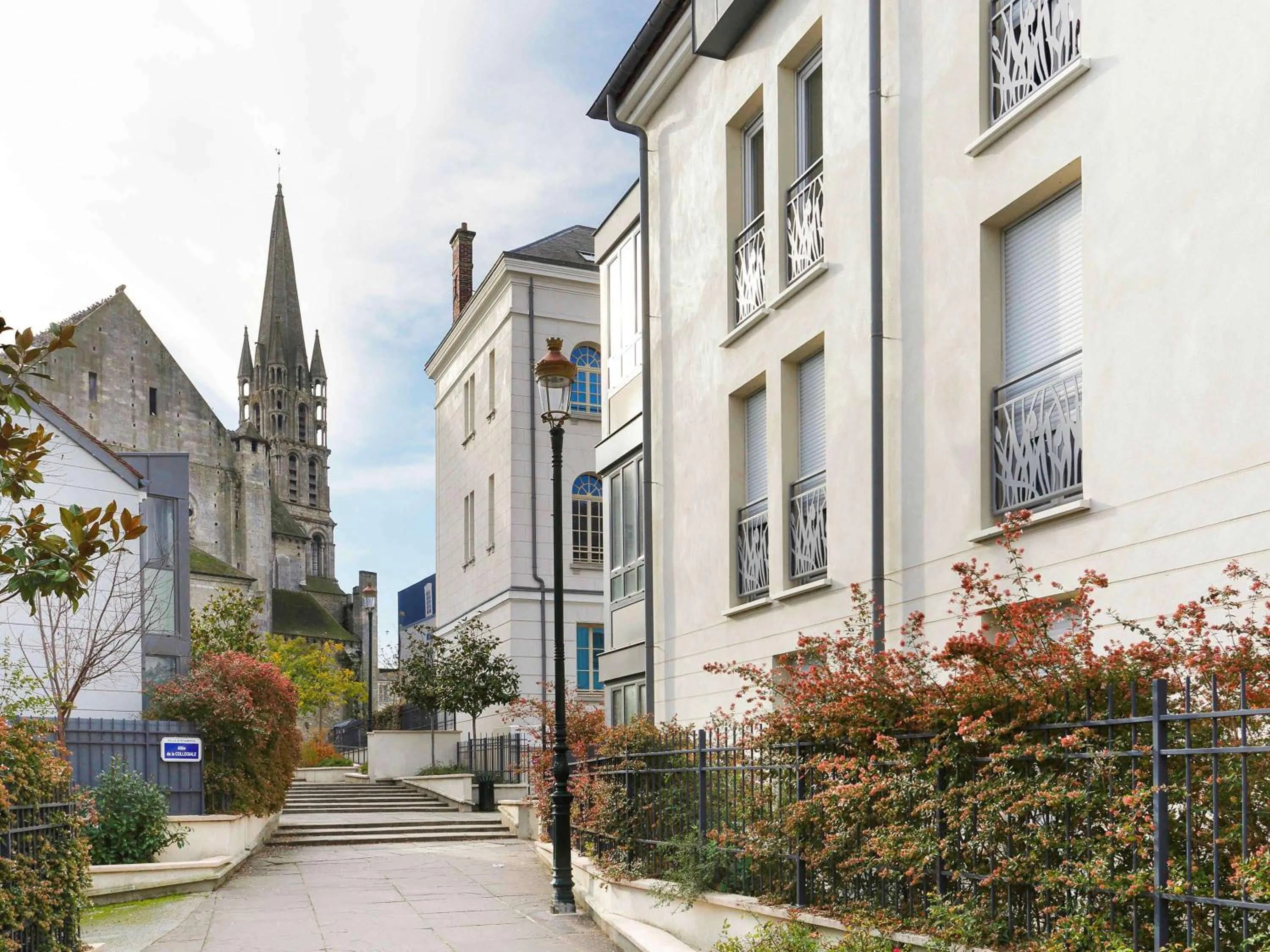 Property building in ibis Etampes