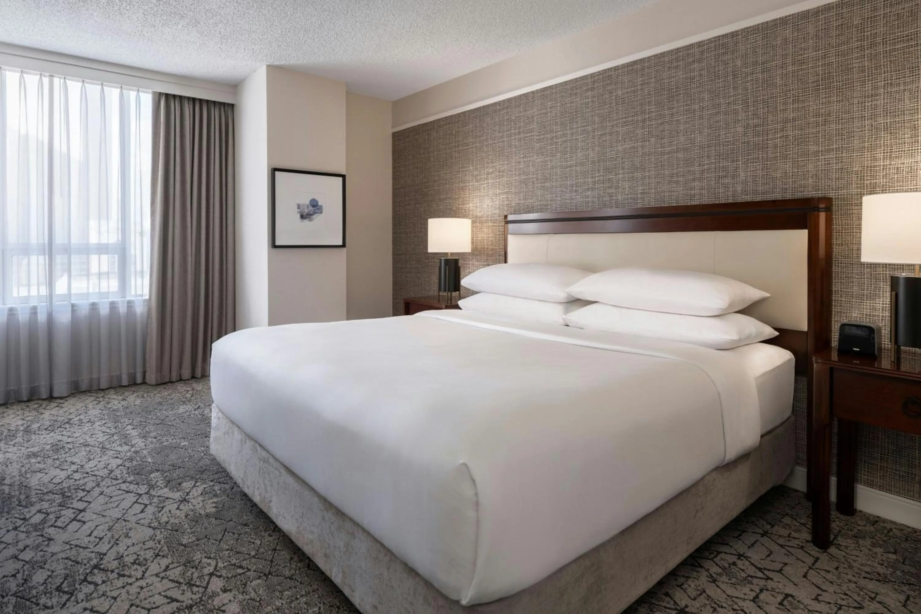 Photo of the whole room, Bed in Sheraton Cavalier Saskatoon Hotel