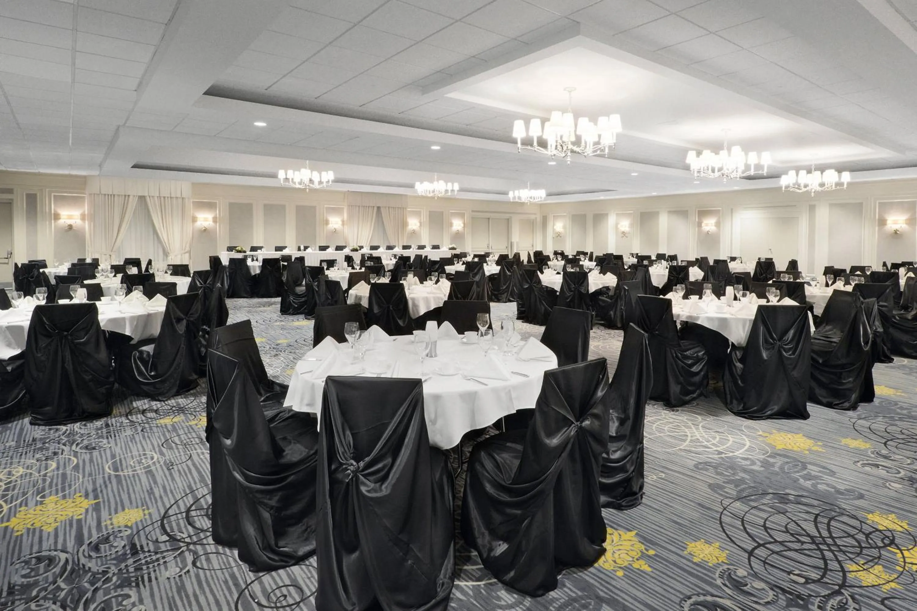 Meeting/conference room in Sheraton Cavalier Saskatoon Hotel