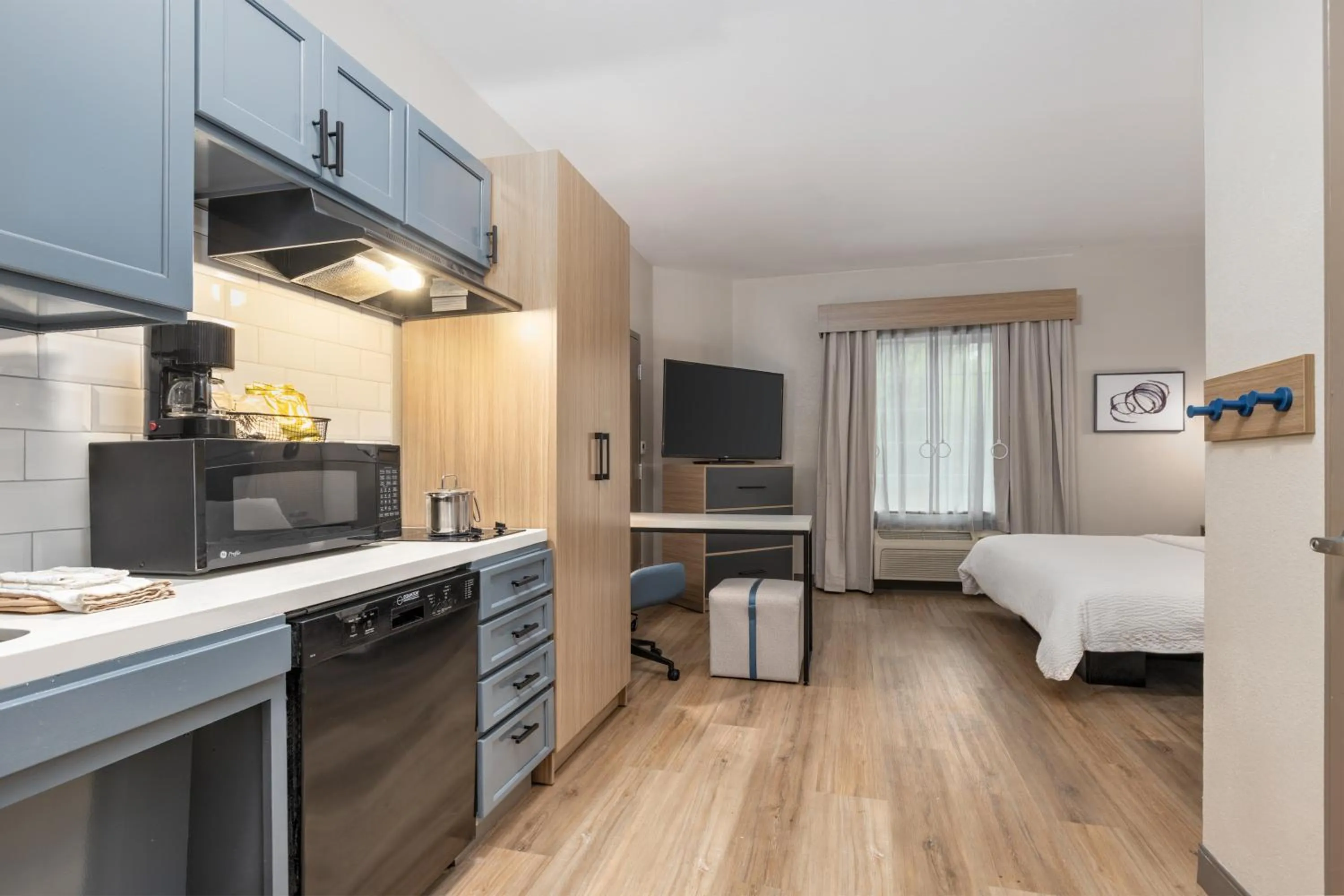 Bed in Candlewood Suites Houston The Woodlands by IHG