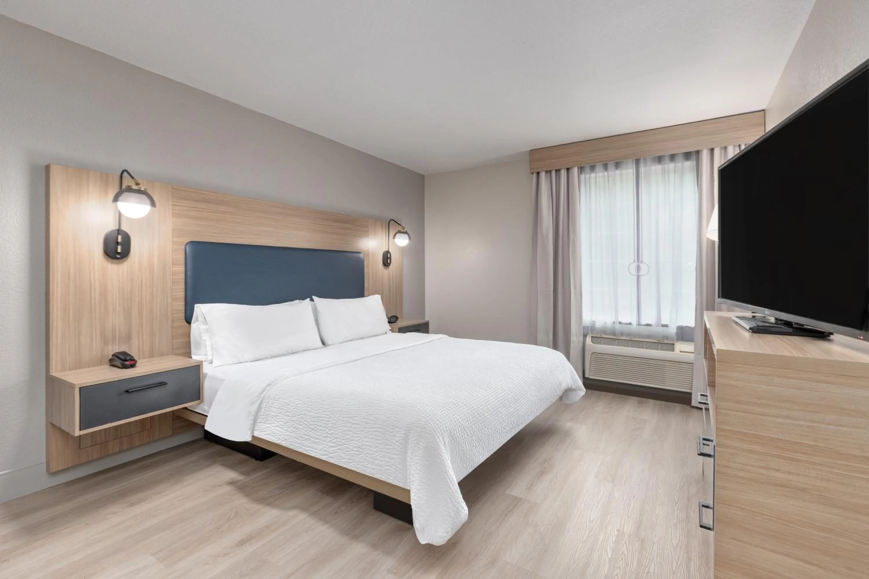 Bed in Candlewood Suites Houston The Woodlands by IHG