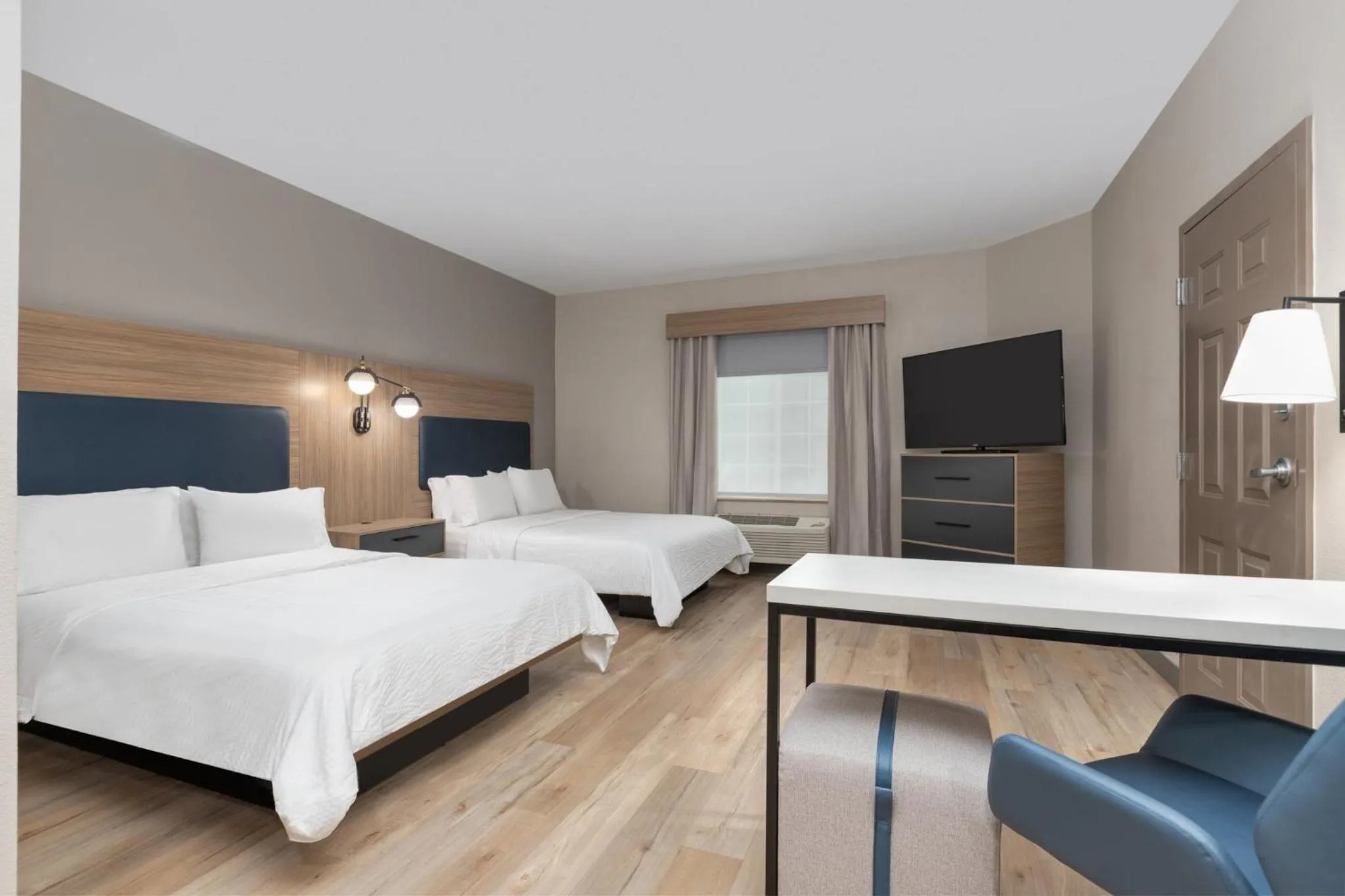 Photo of the whole room, Bed in Candlewood Suites Houston The Woodlands by IHG