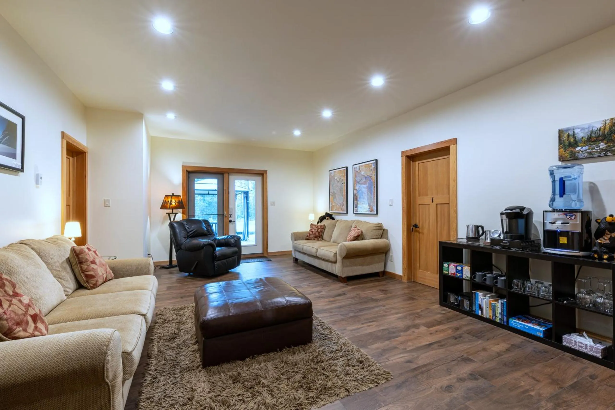 Seating area in Canyon Ridge Lodge