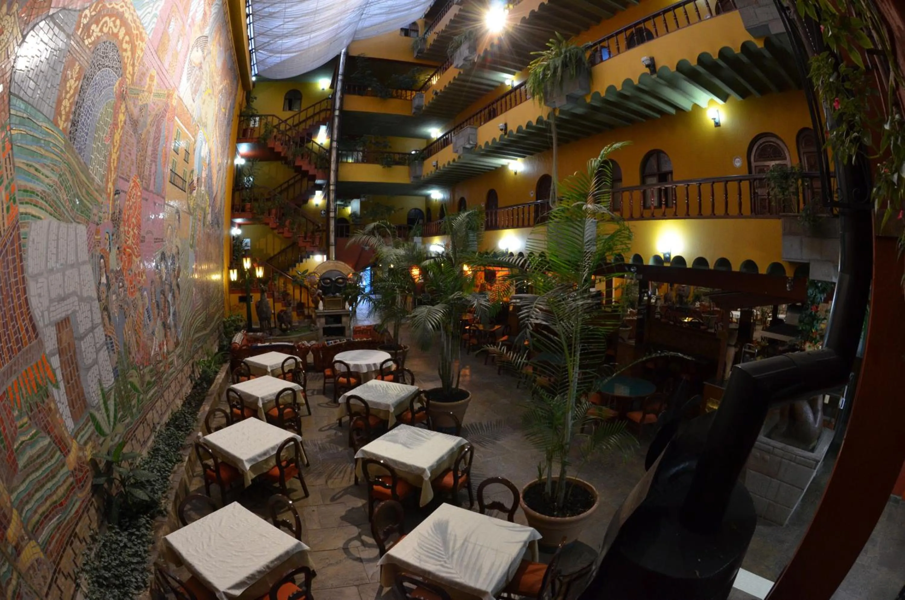 Restaurant/places to eat in Royal Inka II