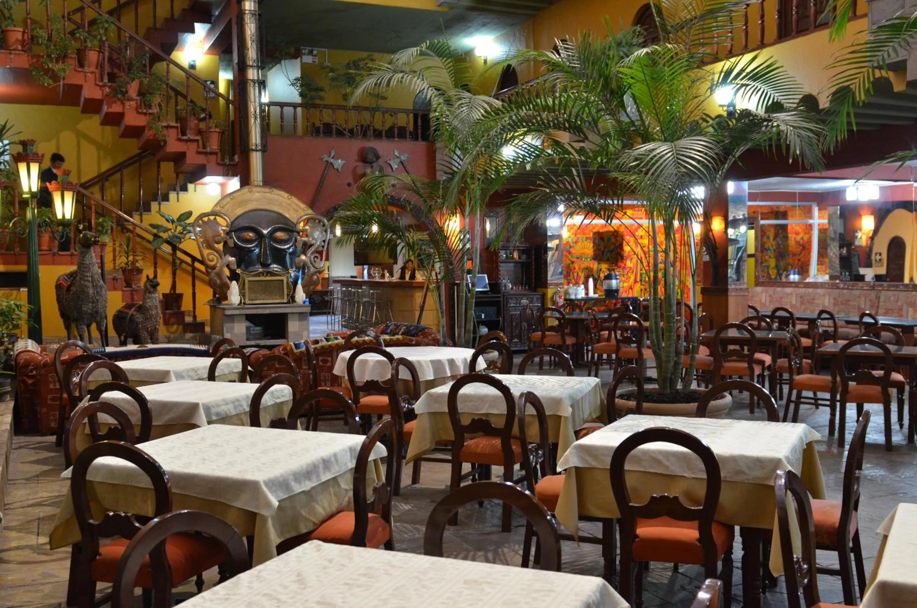 Restaurant/places to eat in Royal Inka II