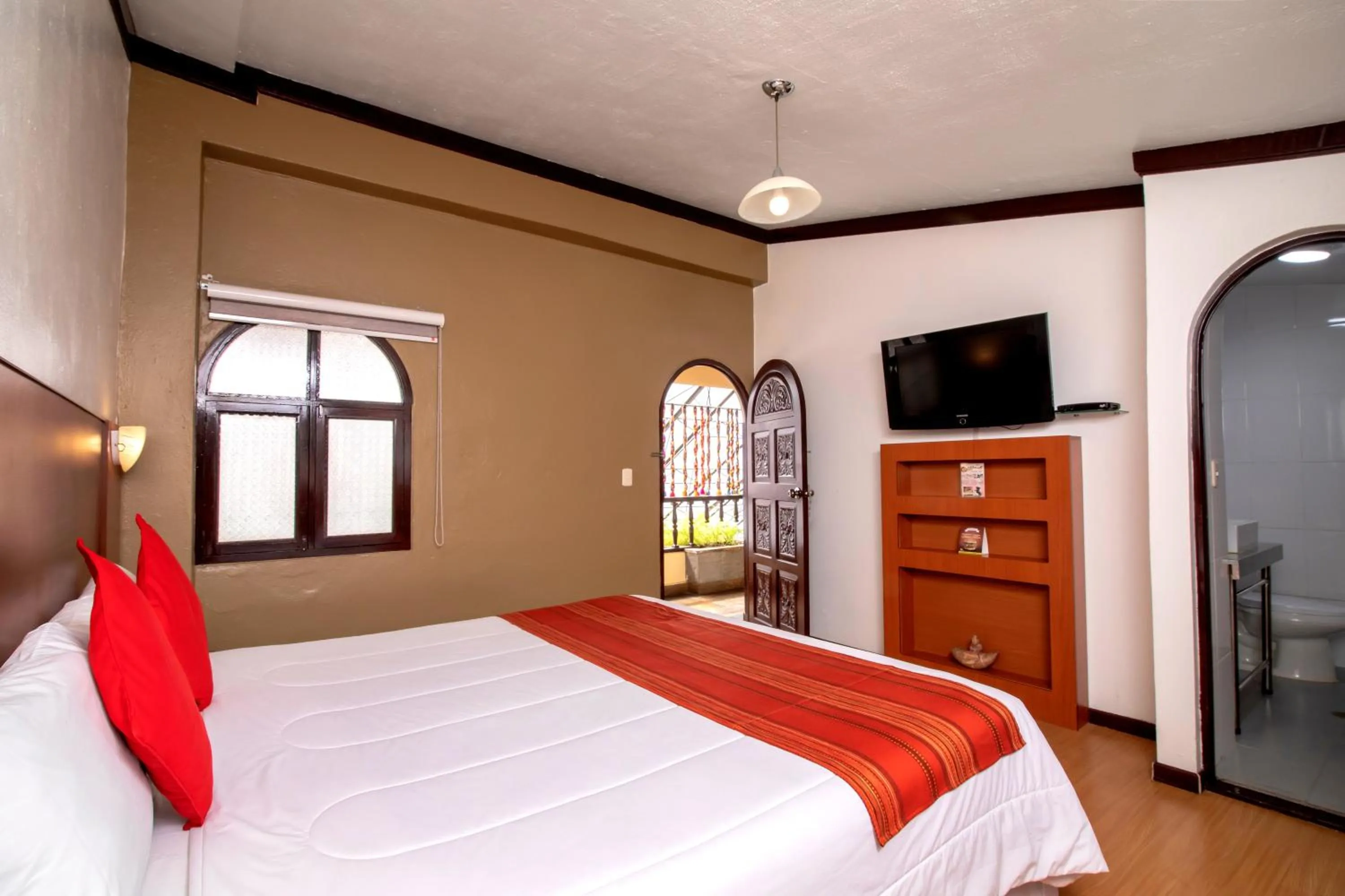 Bed in Royal Inka II