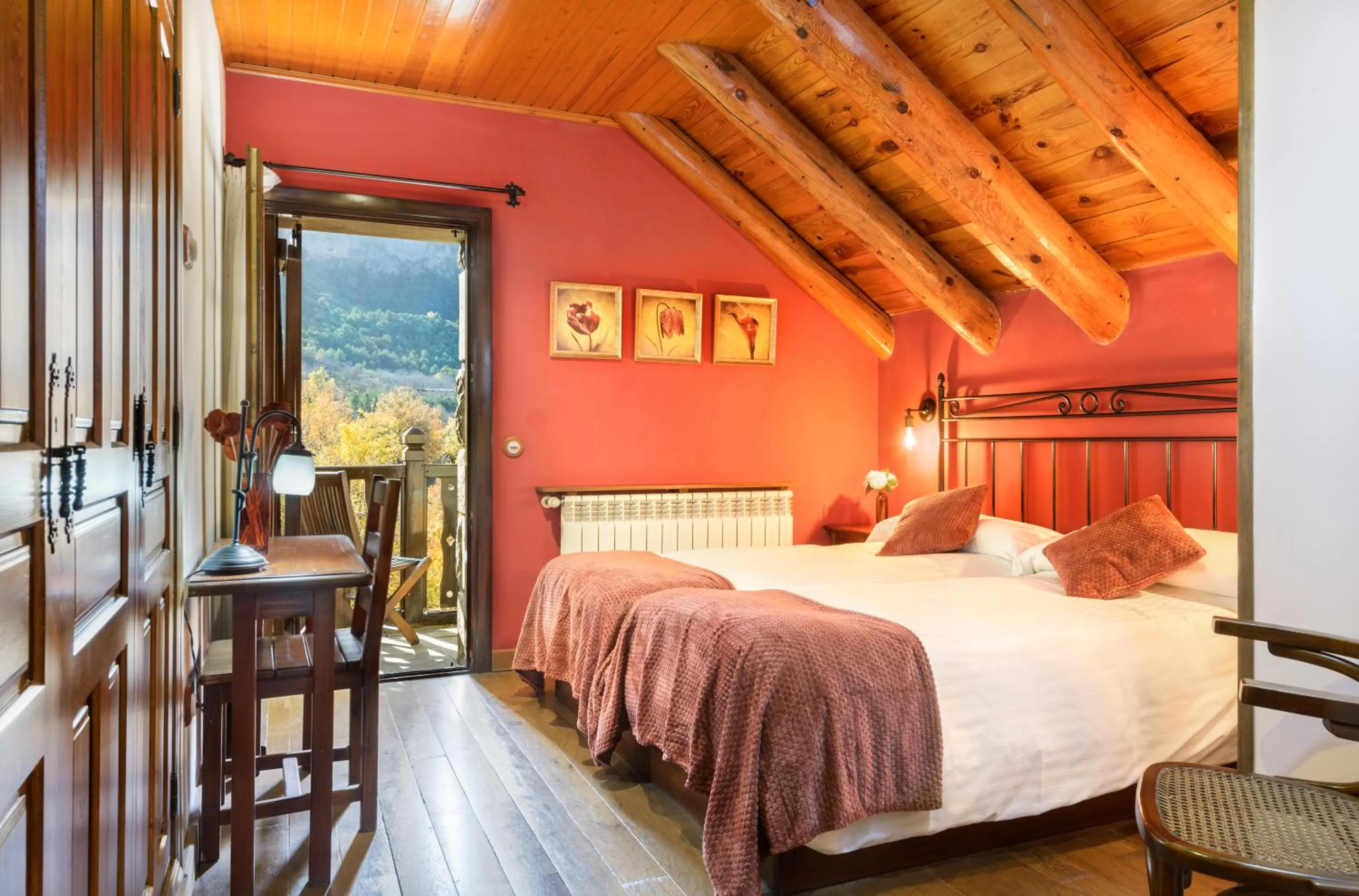 Bed in Hotel Rural El Mirador de los Pirineos