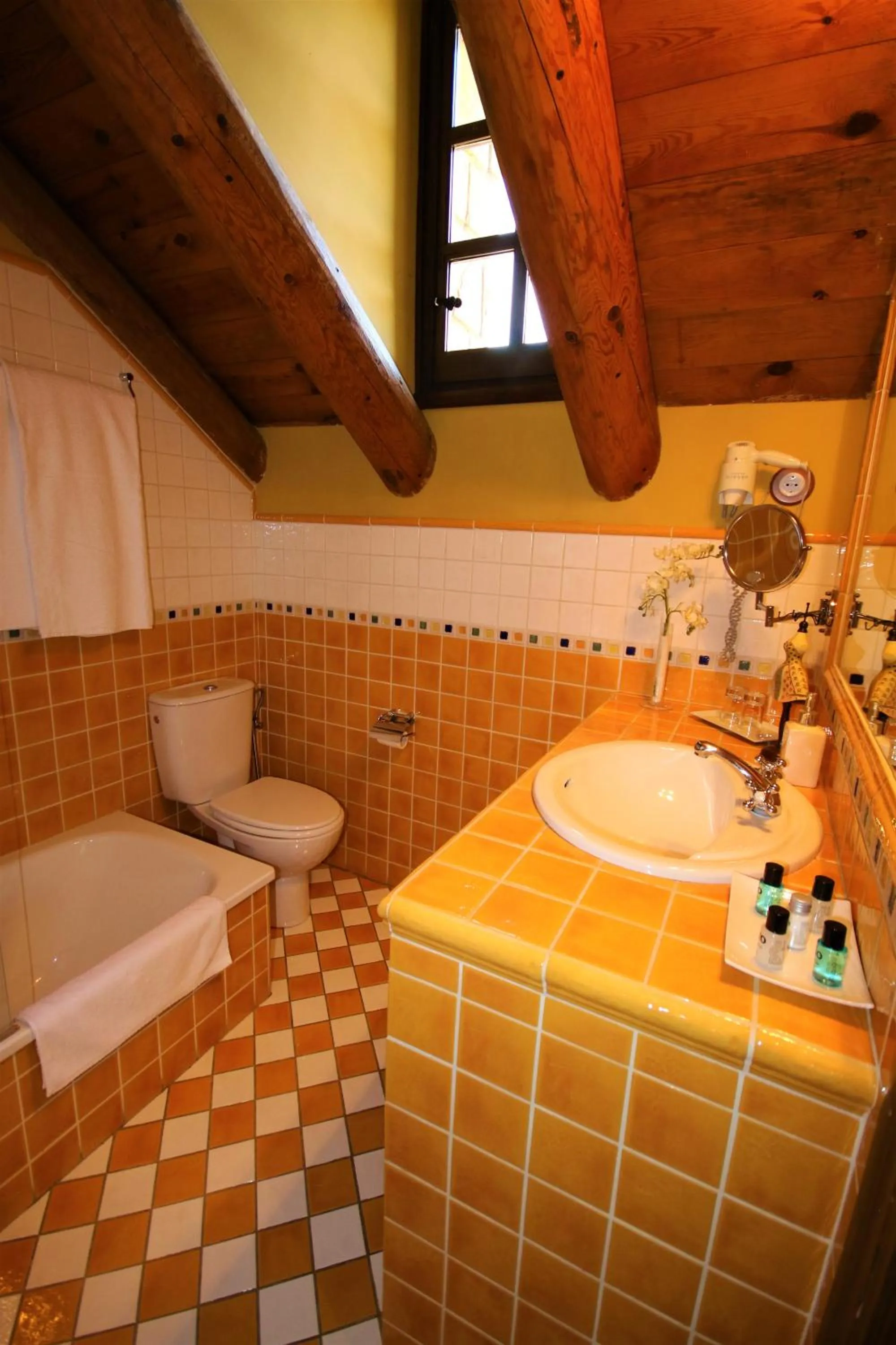 Bathroom in Hotel Rural El Mirador de los Pirineos