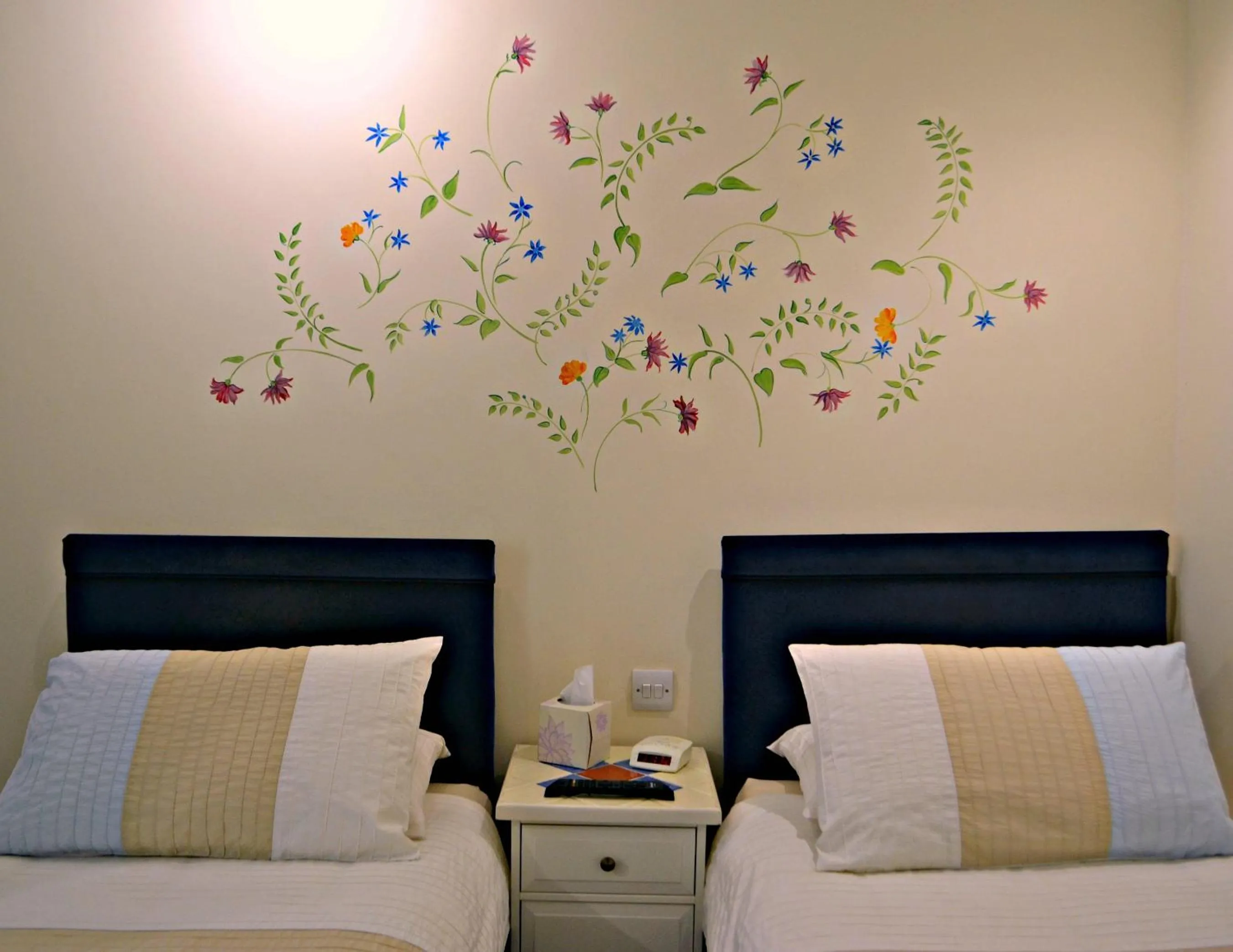 Bedroom, Bed in Little Bullocks Farm