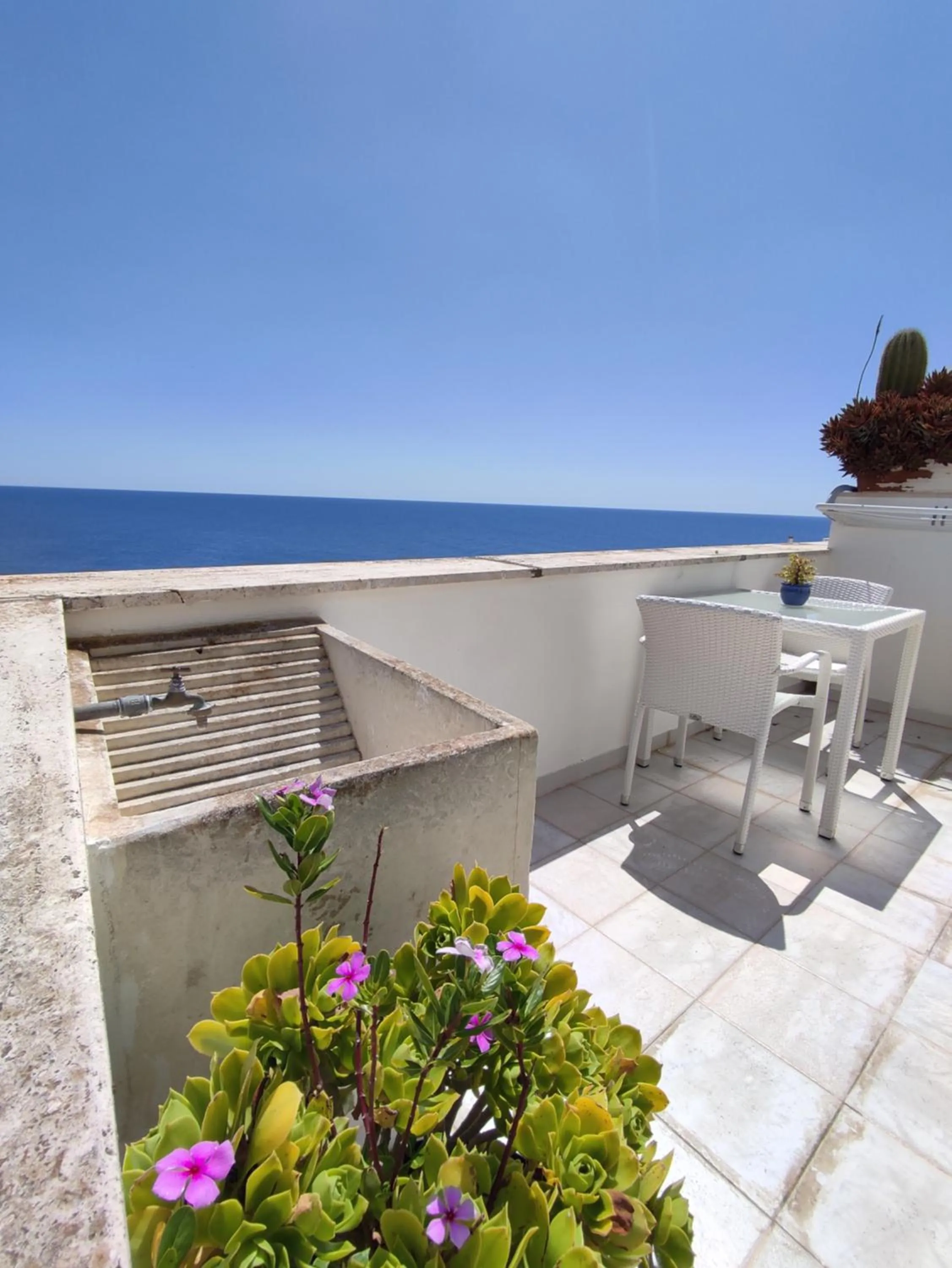 Patio in B&B Punta Cutieri