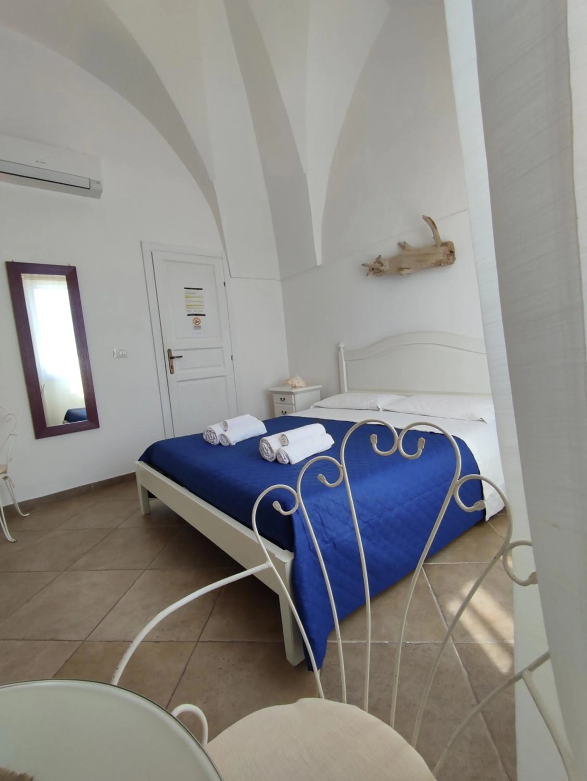 Bed in B&B Punta Cutieri