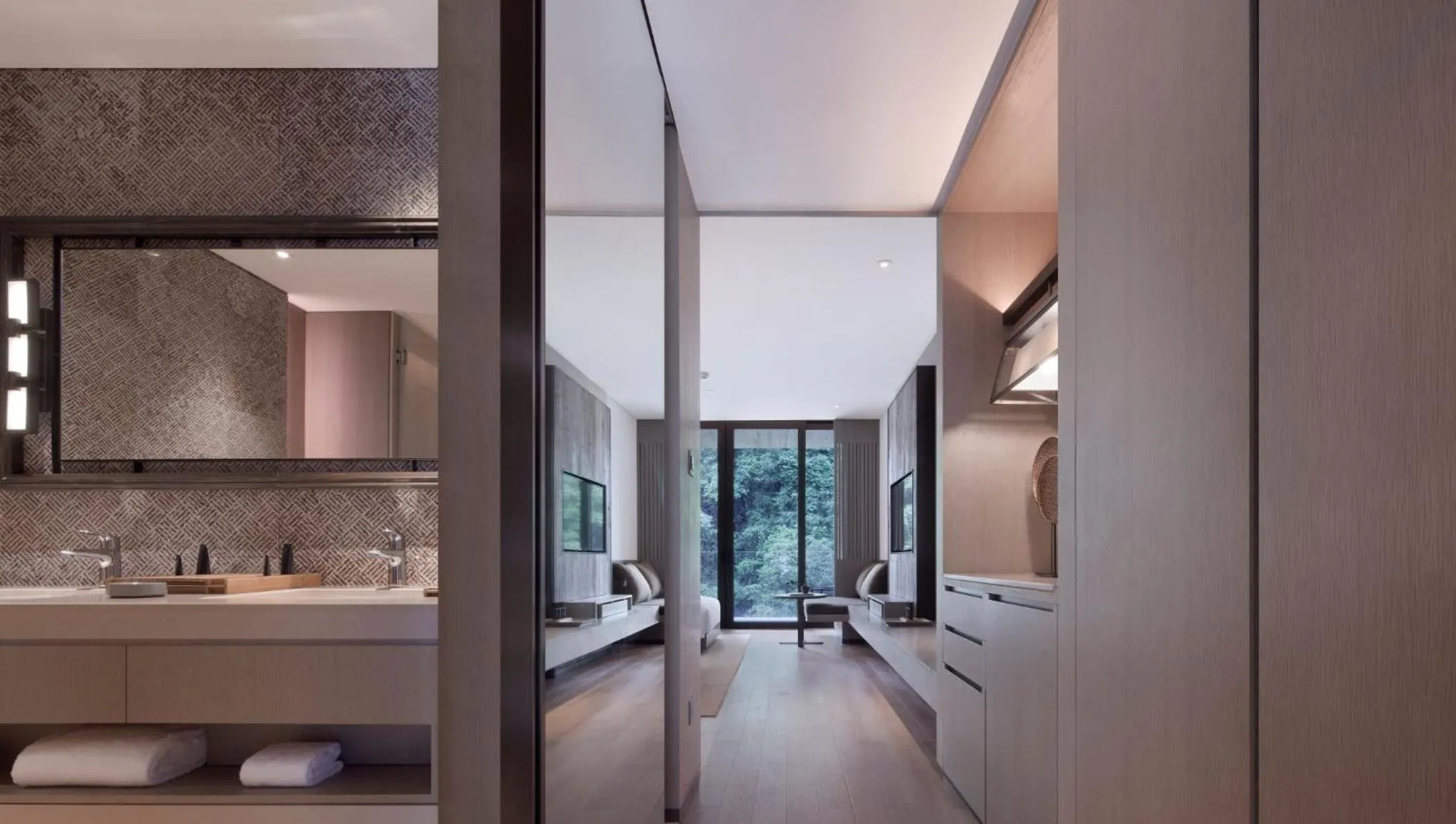 Photo of the whole room in Yangshuo Sugar House