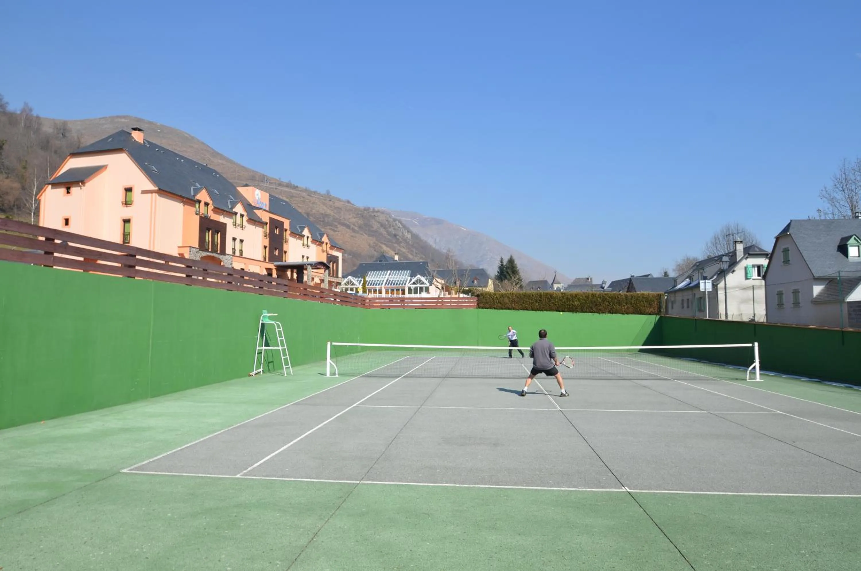 Tennis court in Hôtel Le Picors