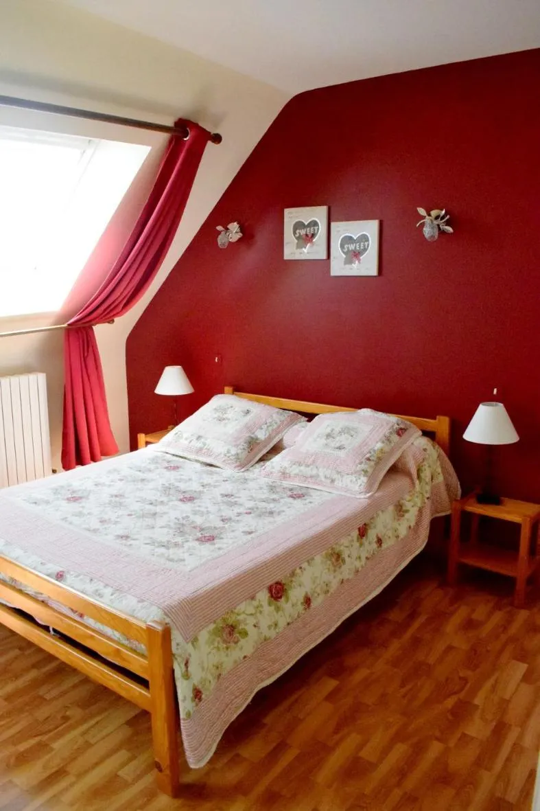 Bed in Chambres d'hôtes " Moulin du Couedic "