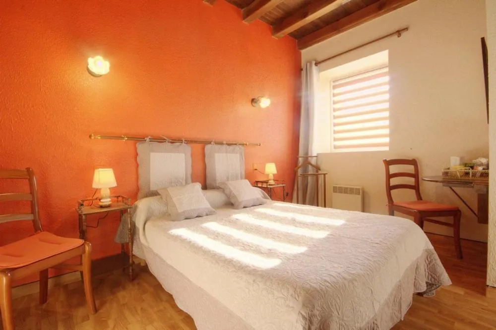 Bed in Chambres d'hôtes " Moulin du Couedic "