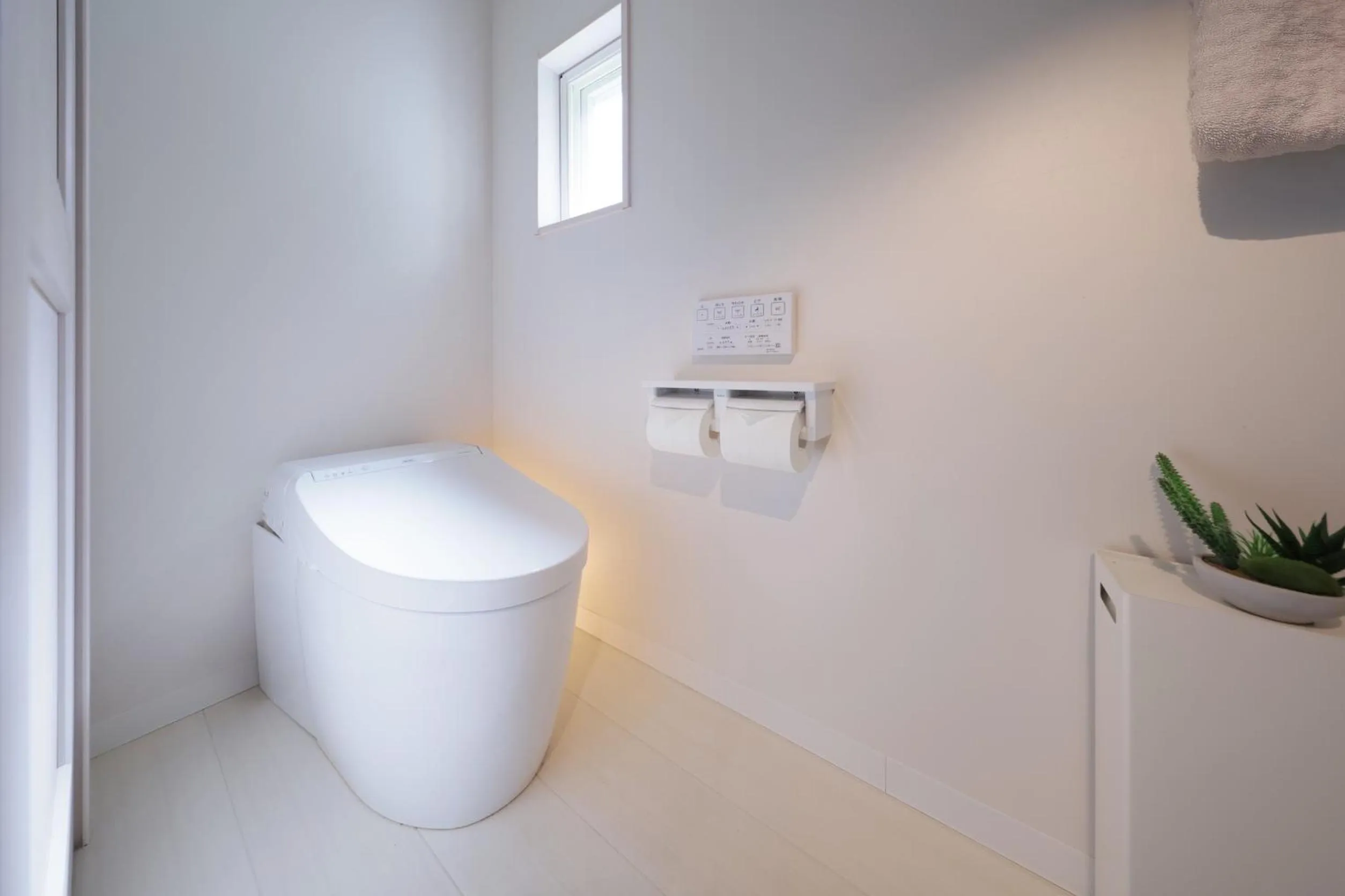 Toilet in Crystal Villa ikema