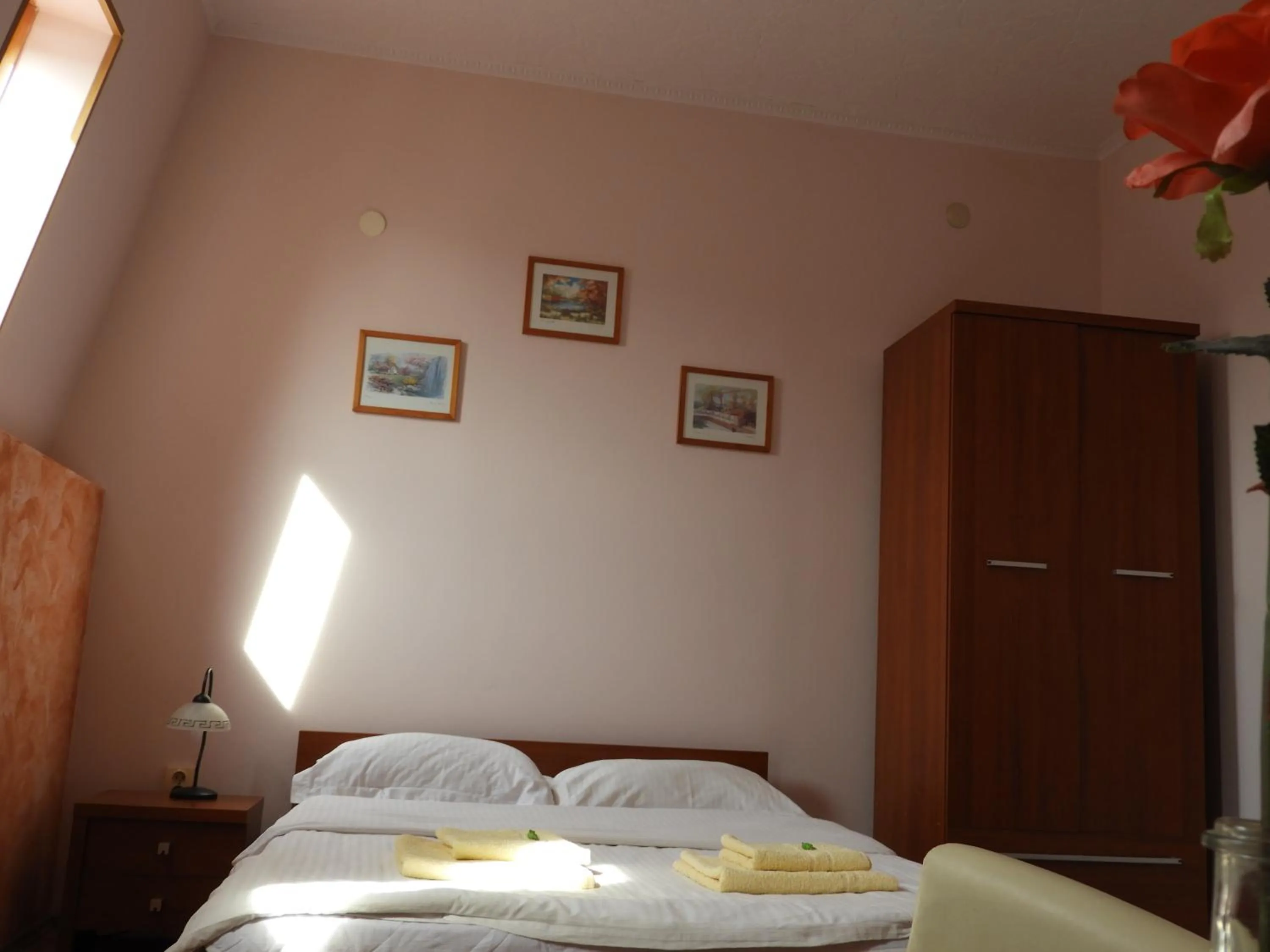 Bedroom in Pensiunea Caramell