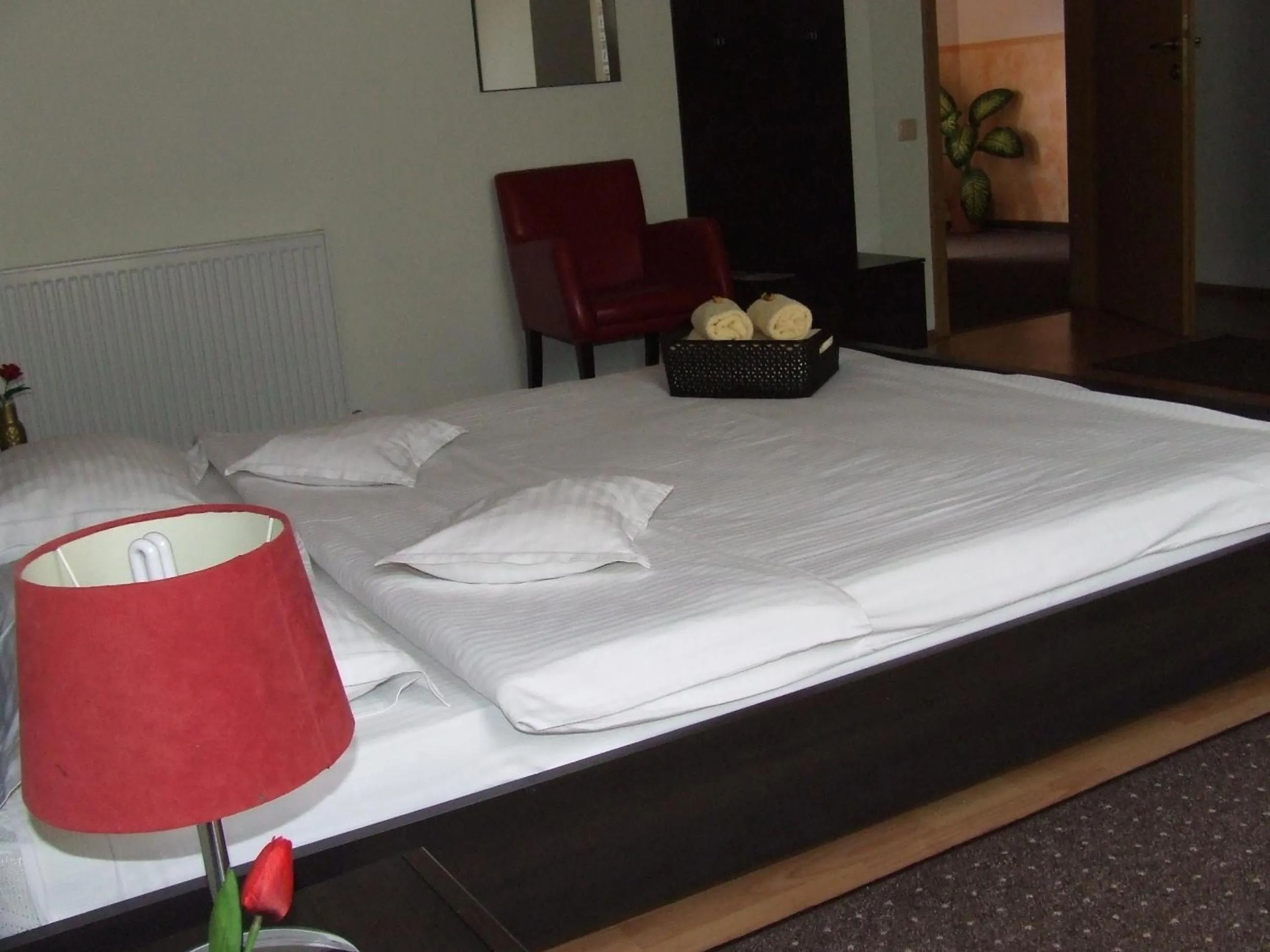 Photo of the whole room in Pensiunea Caramell