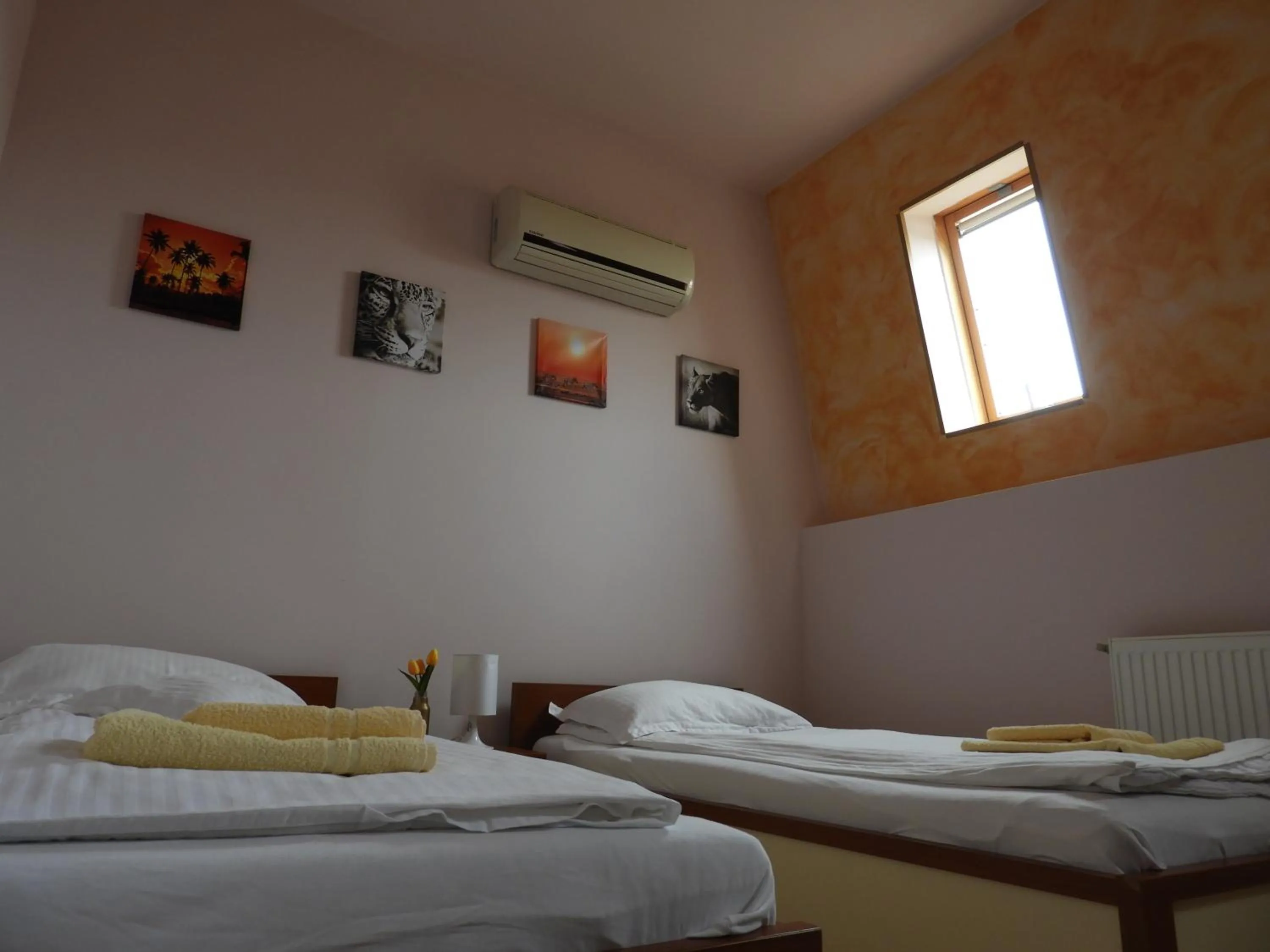 Bedroom in Pensiunea Caramell