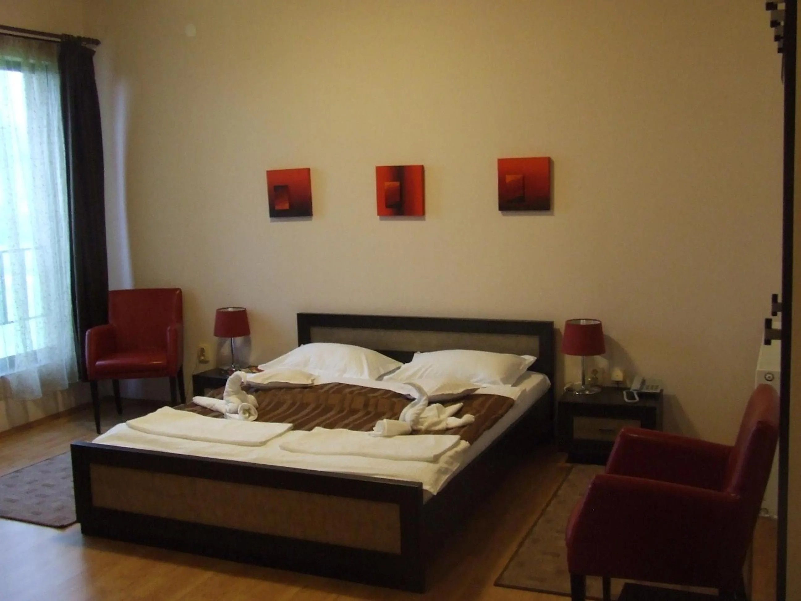 Bed in Pensiunea Caramell