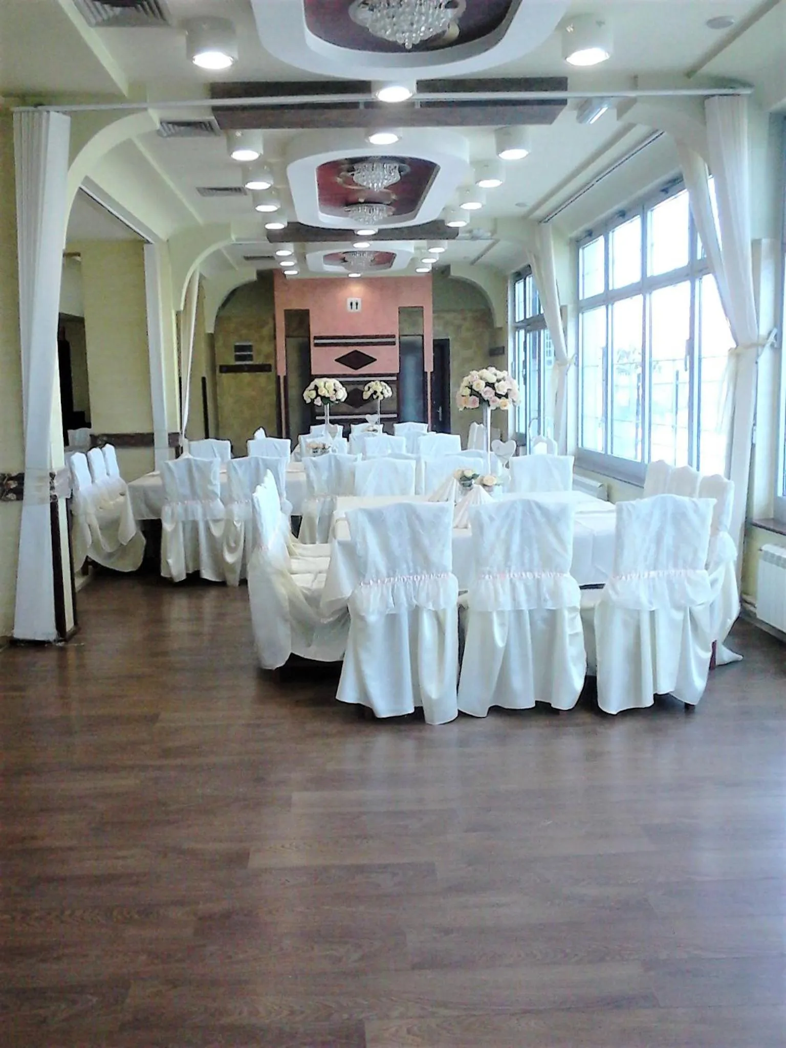 Restaurant/places to eat in Hotel Tehnograd