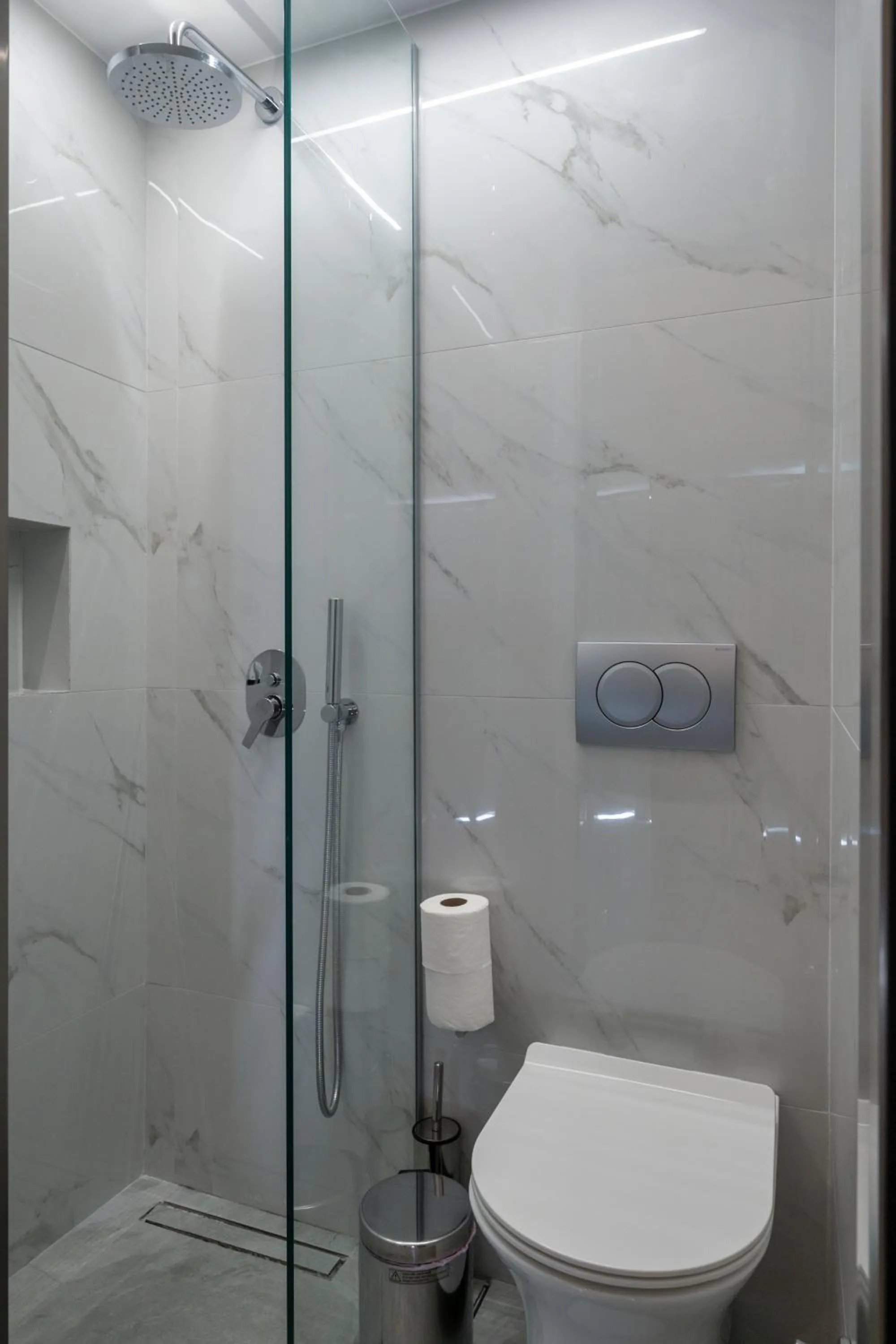 Shower in Hotel Adonis Athens