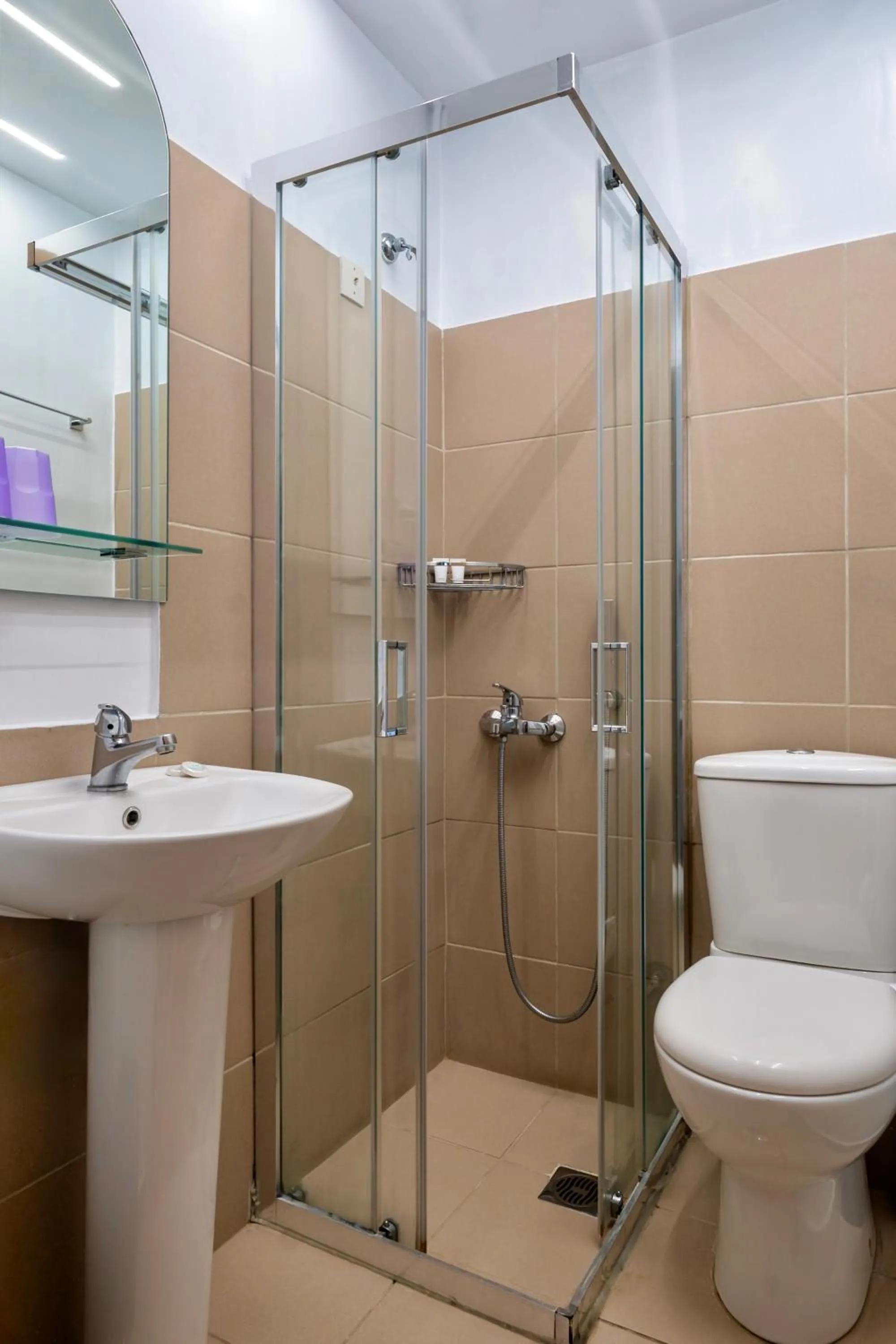 Shower in Hotel Adonis Athens