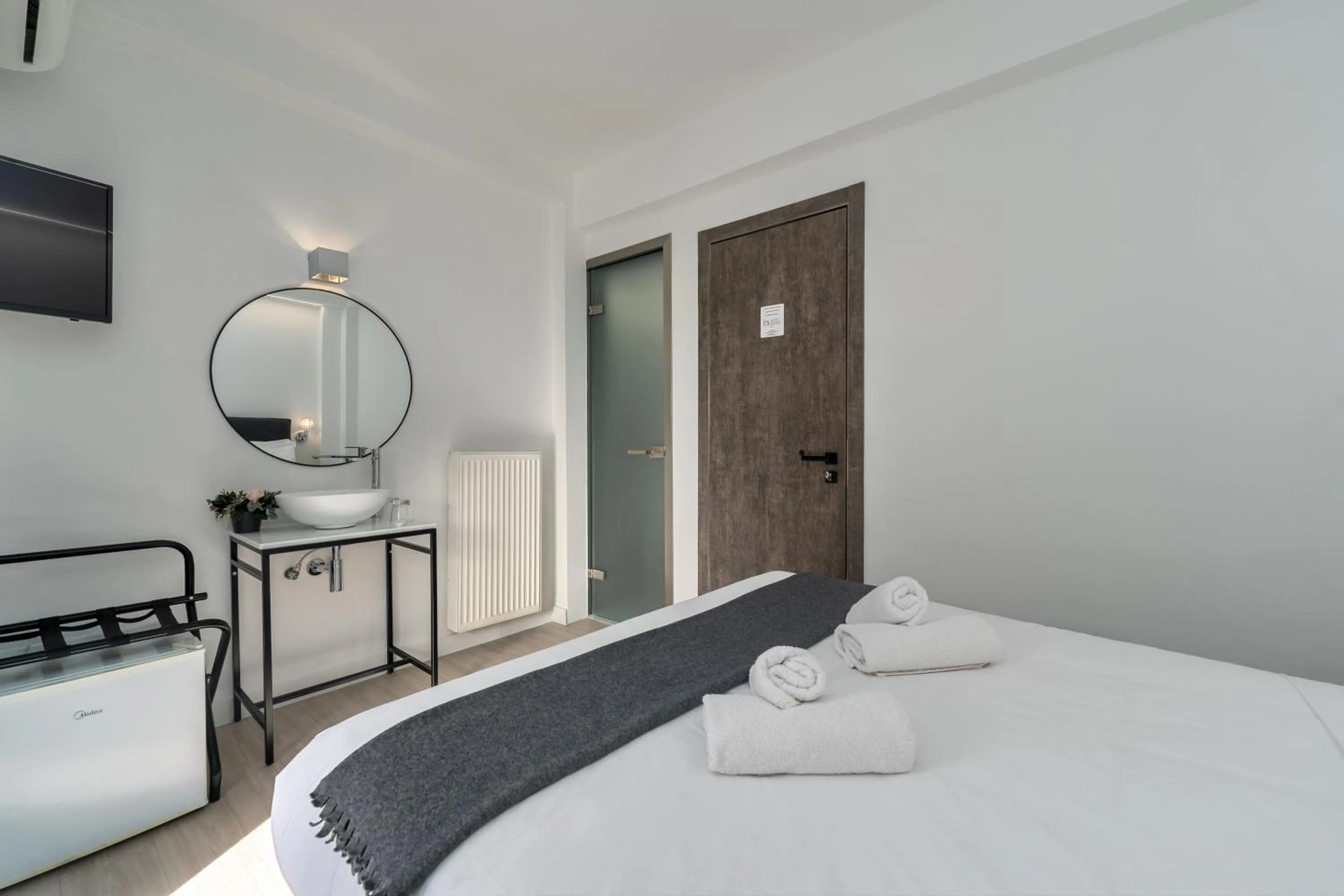 Bed in Hotel Adonis Athens