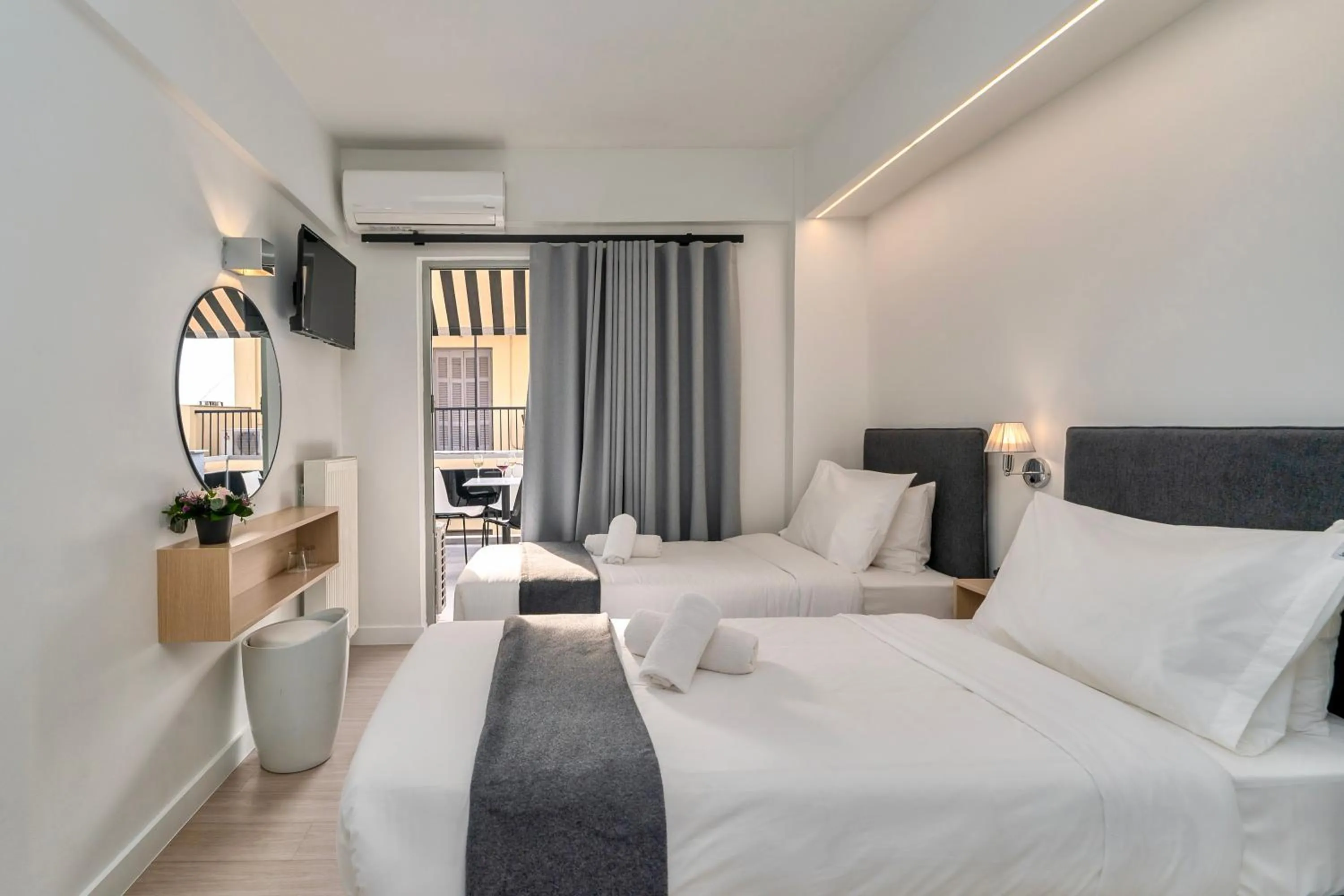 Bed in Hotel Adonis Athens