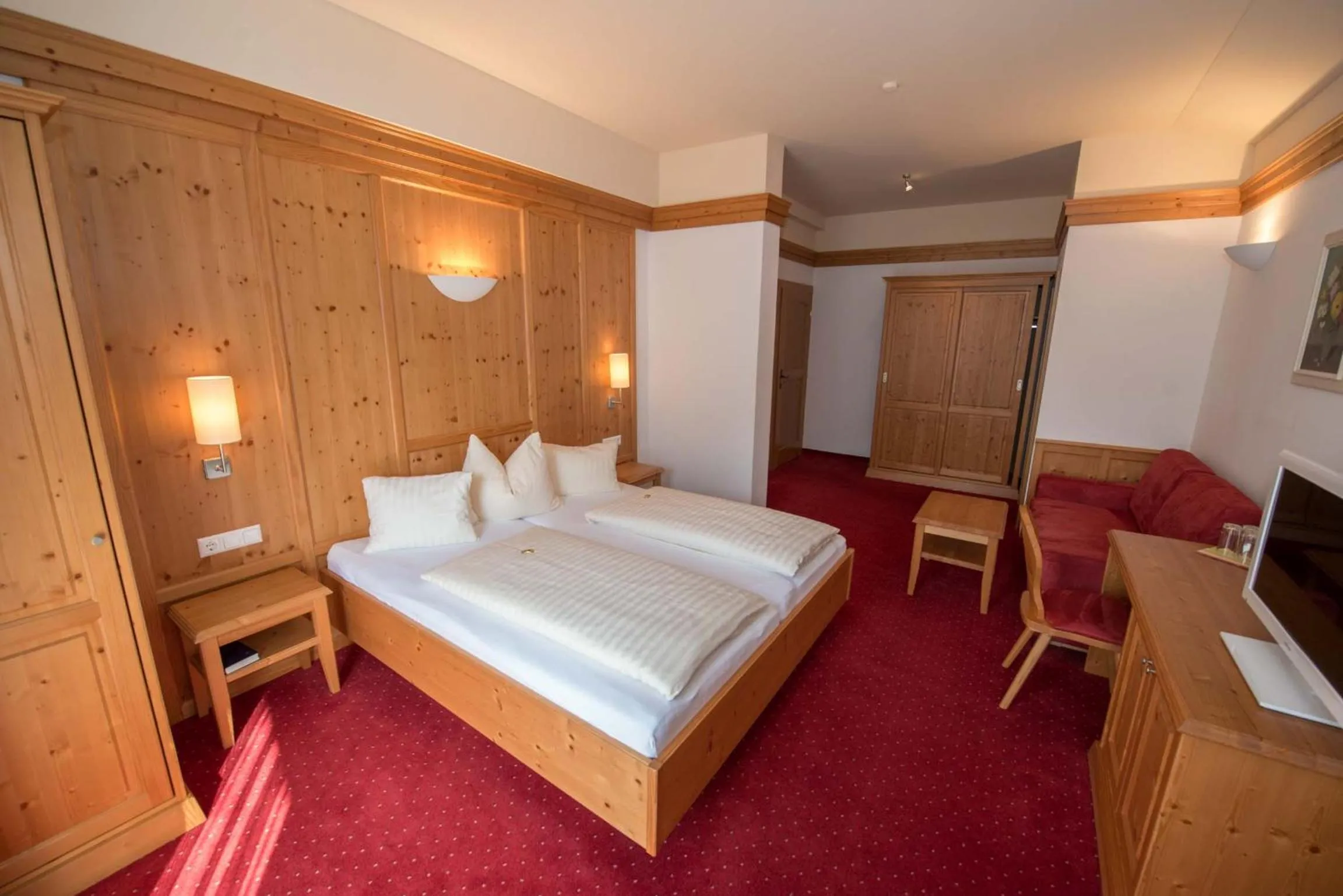 Bed in Hotel Brunnwirt