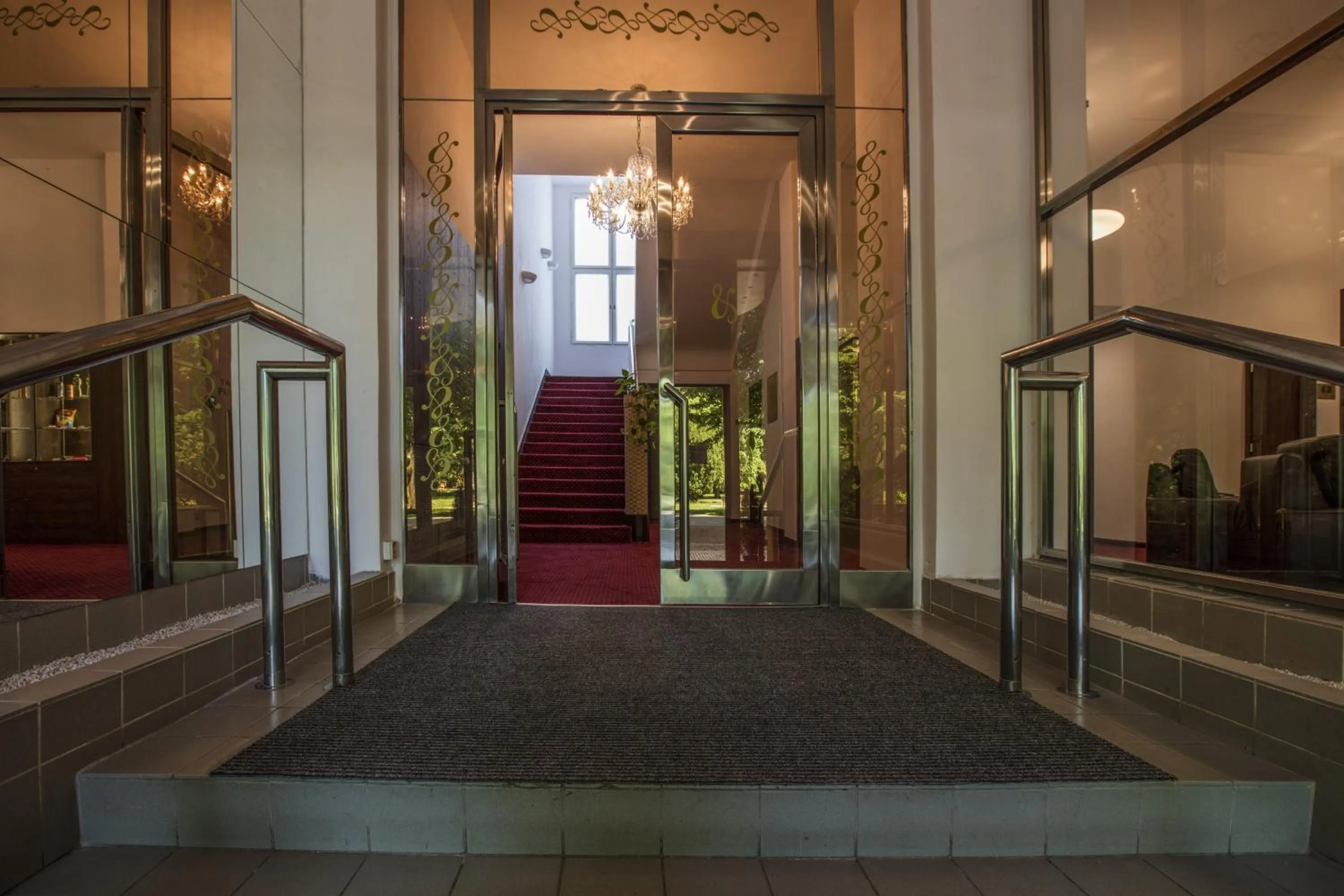 Facade/entrance in Hotel Bellevue Tlapak