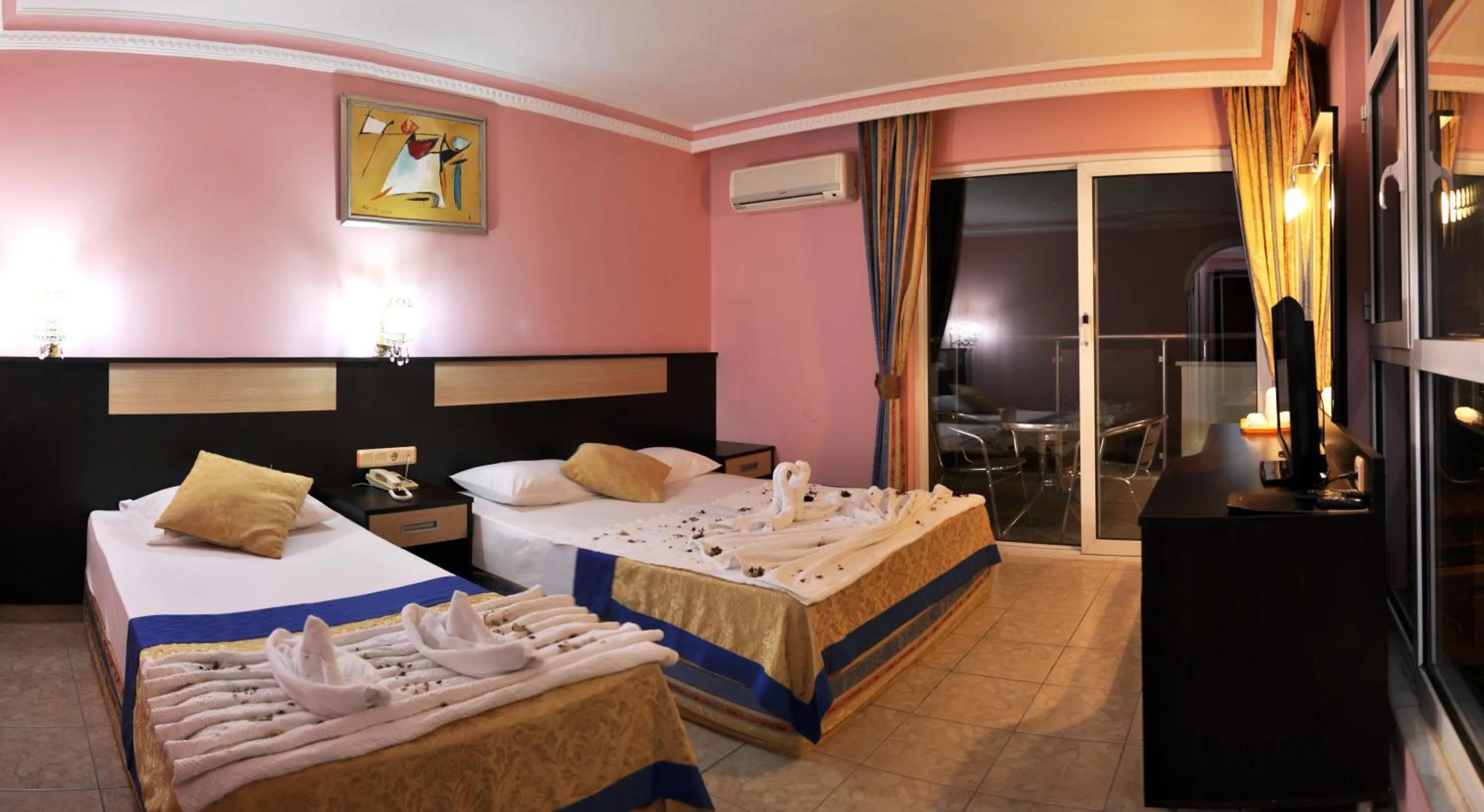 Bed in First Class Hotel - All Inclusive