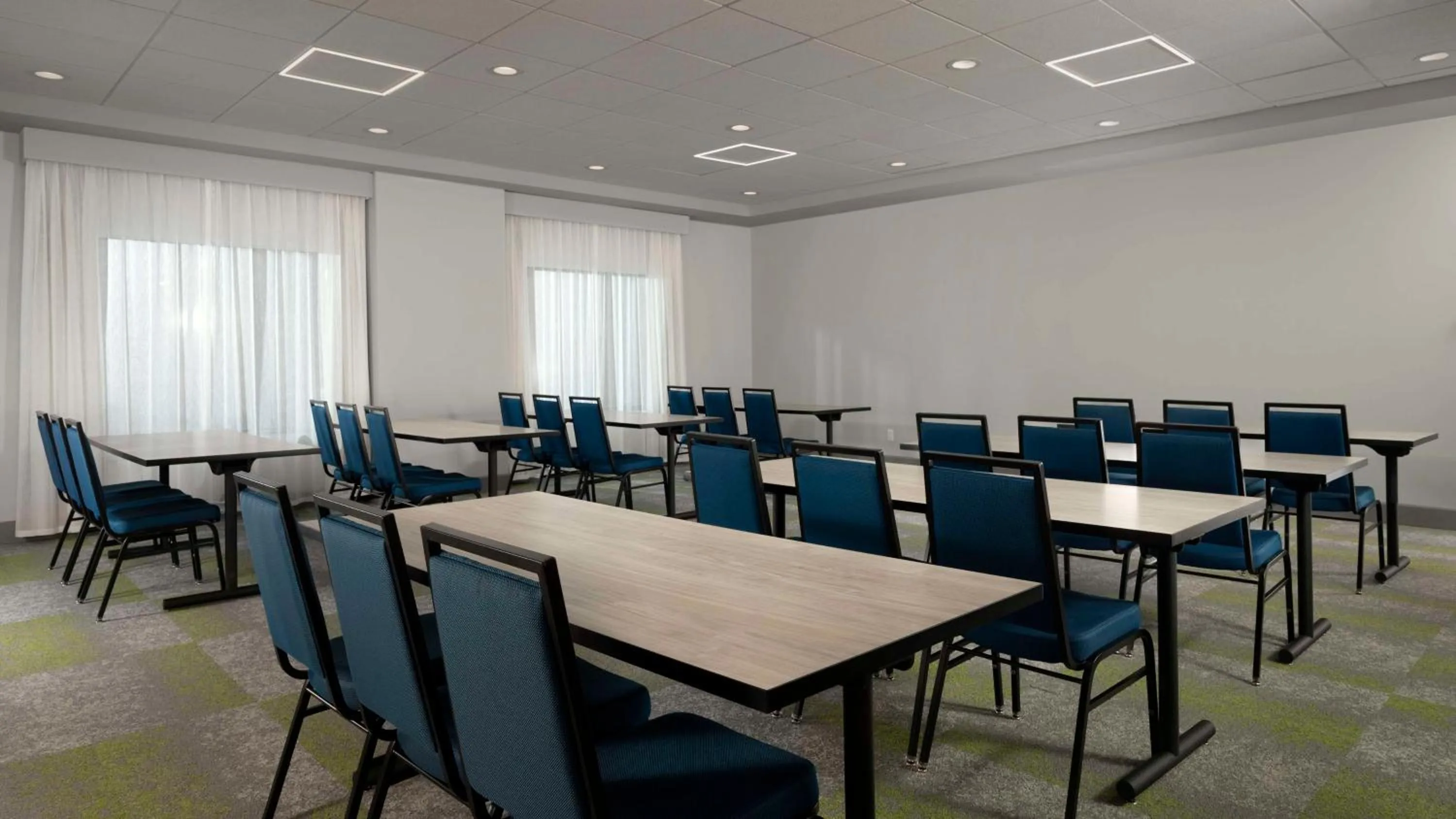Meeting/conference room in Spark By Hilton Houston Bush Intercontinental Airport
