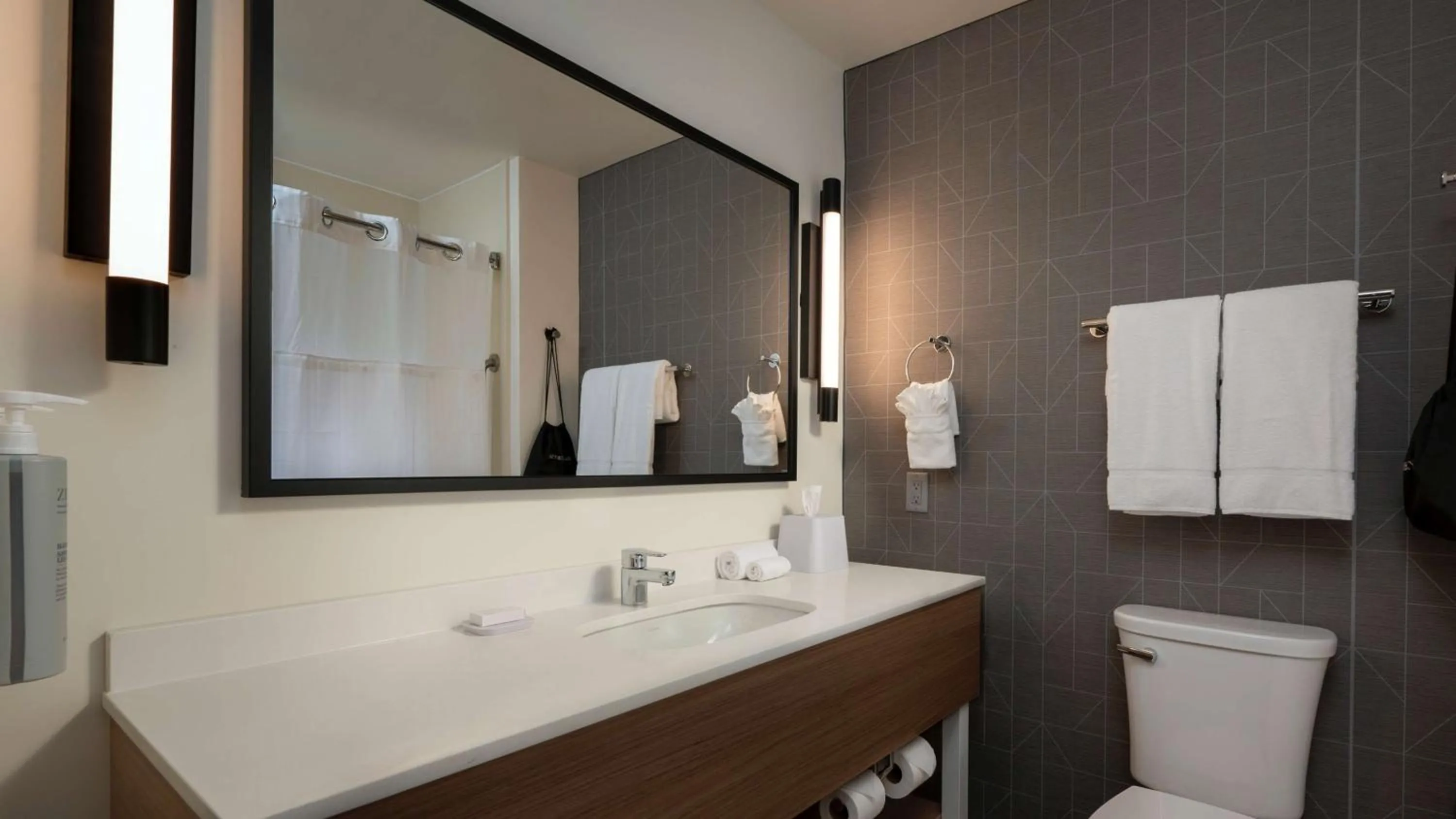 Bathroom in Spark By Hilton Houston Bush Intercontinental Airport