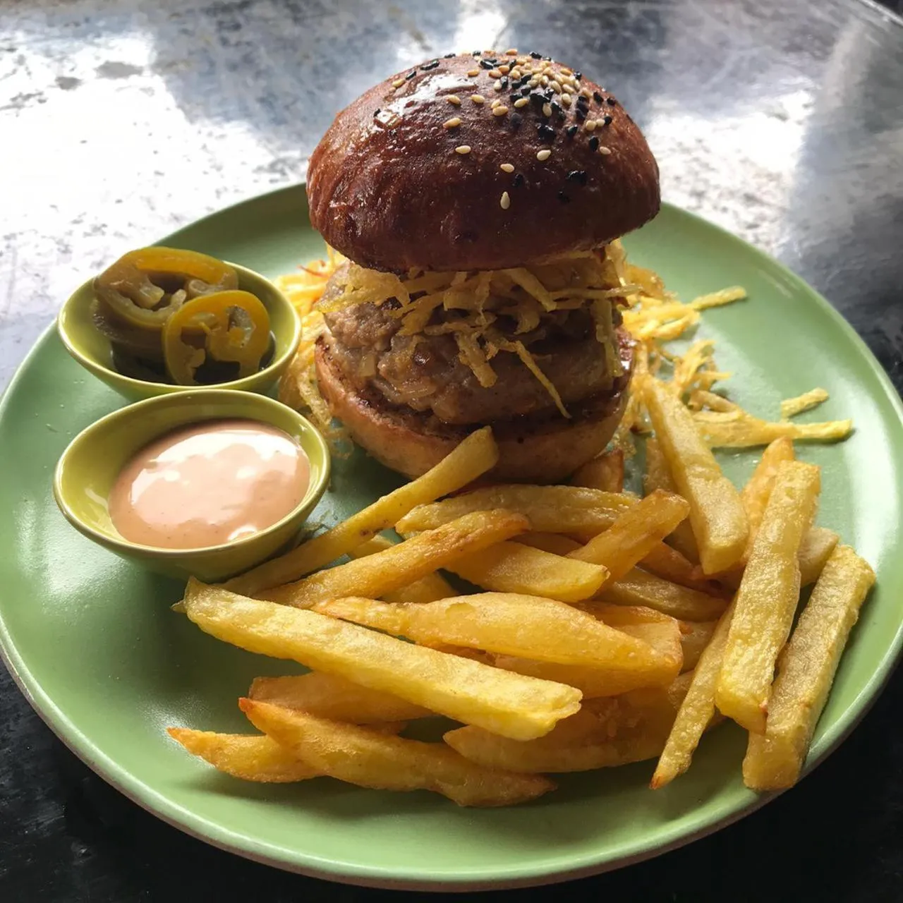 Restaurant/places to eat in Romlan