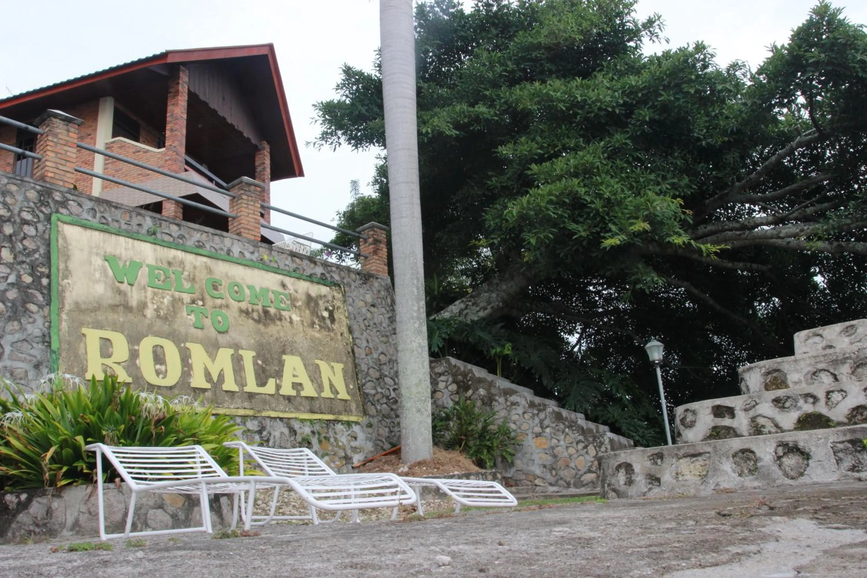 Property logo or sign in Romlan