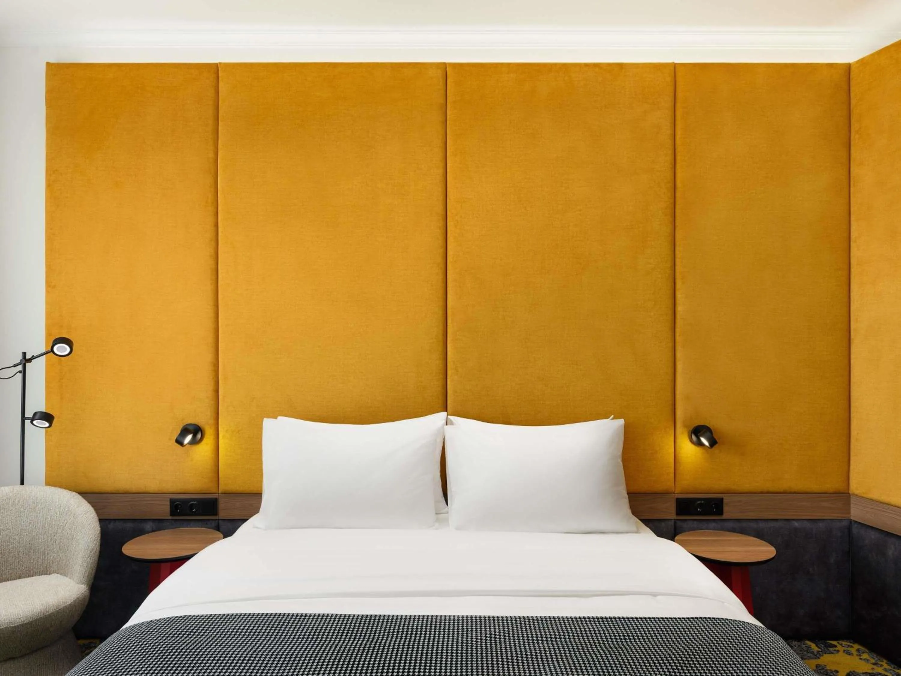 Bedroom, Bed in Hotel Lycium Debrecen - Handwritten Collection