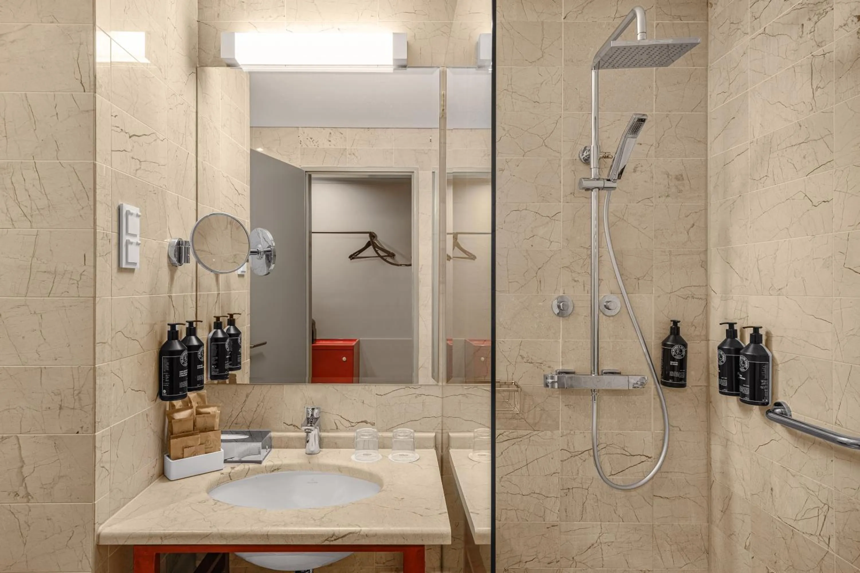 Bathroom in Hotel Lycium Debrecen - Handwritten Collection