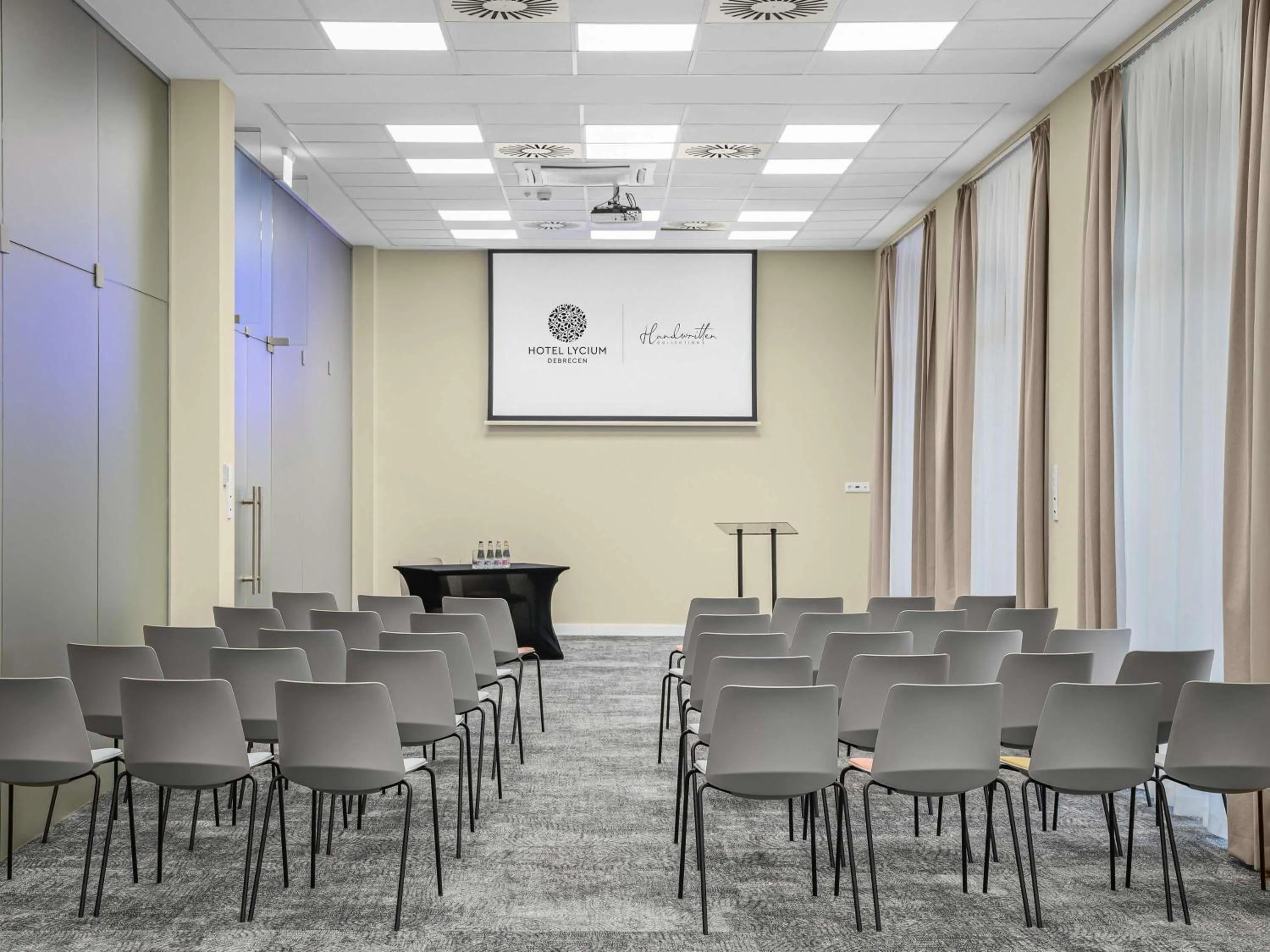 Meeting/conference room in Hotel Lycium Debrecen - Handwritten Collection