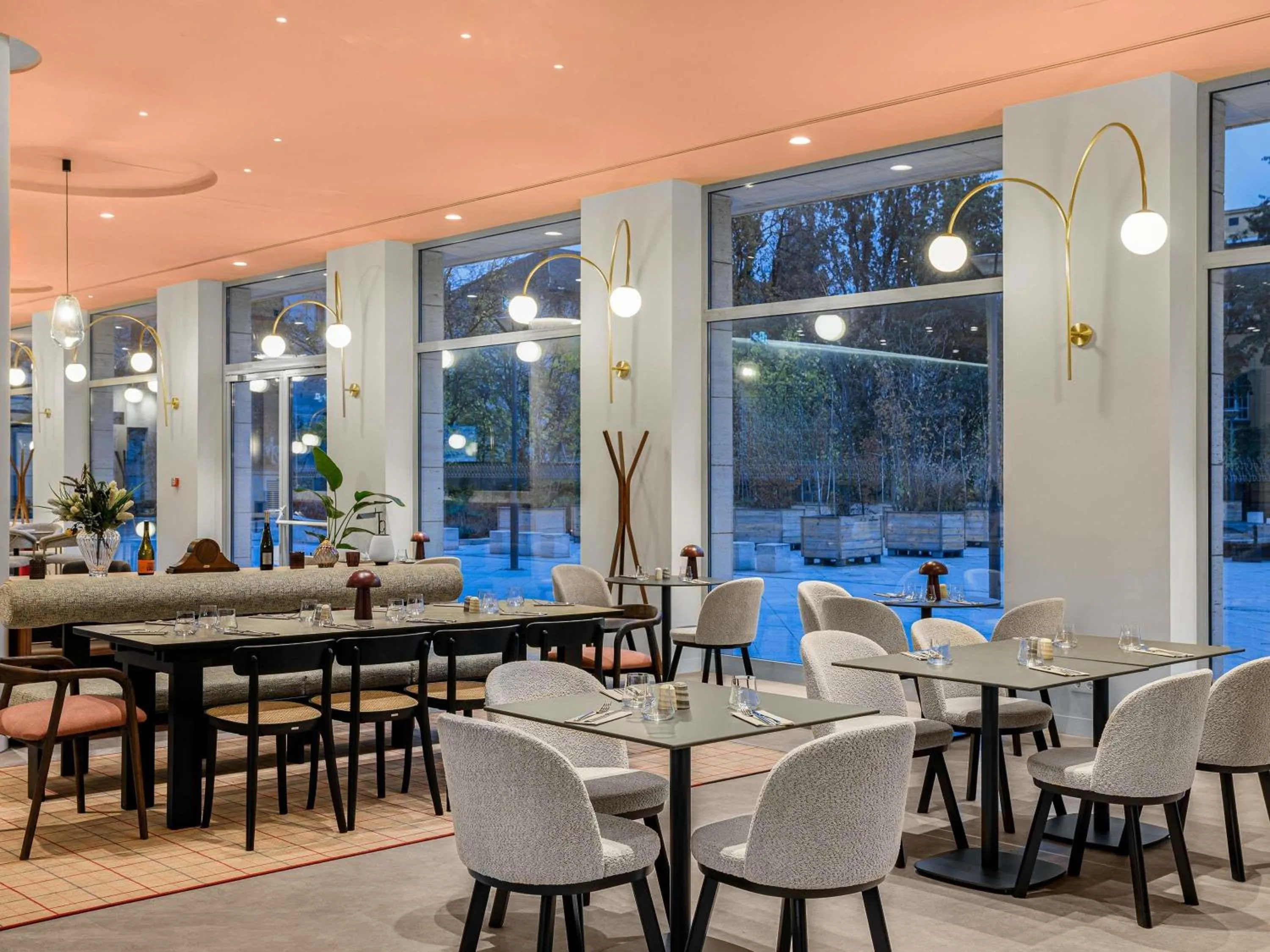 Restaurant/places to eat in Hotel Lycium Debrecen - Handwritten Collection