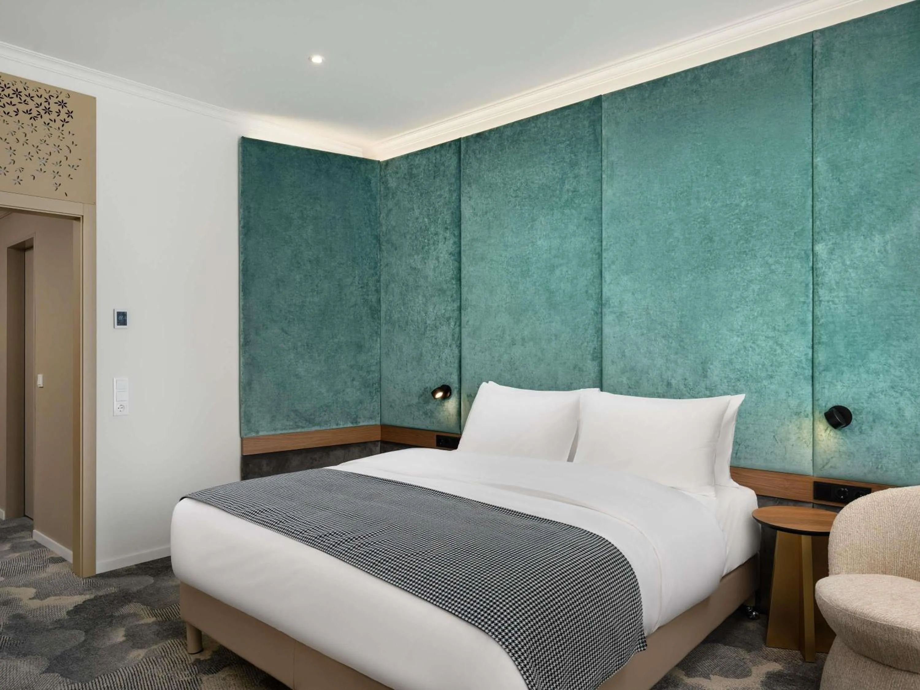 Bedroom, Bed in Hotel Lycium Debrecen - Handwritten Collection